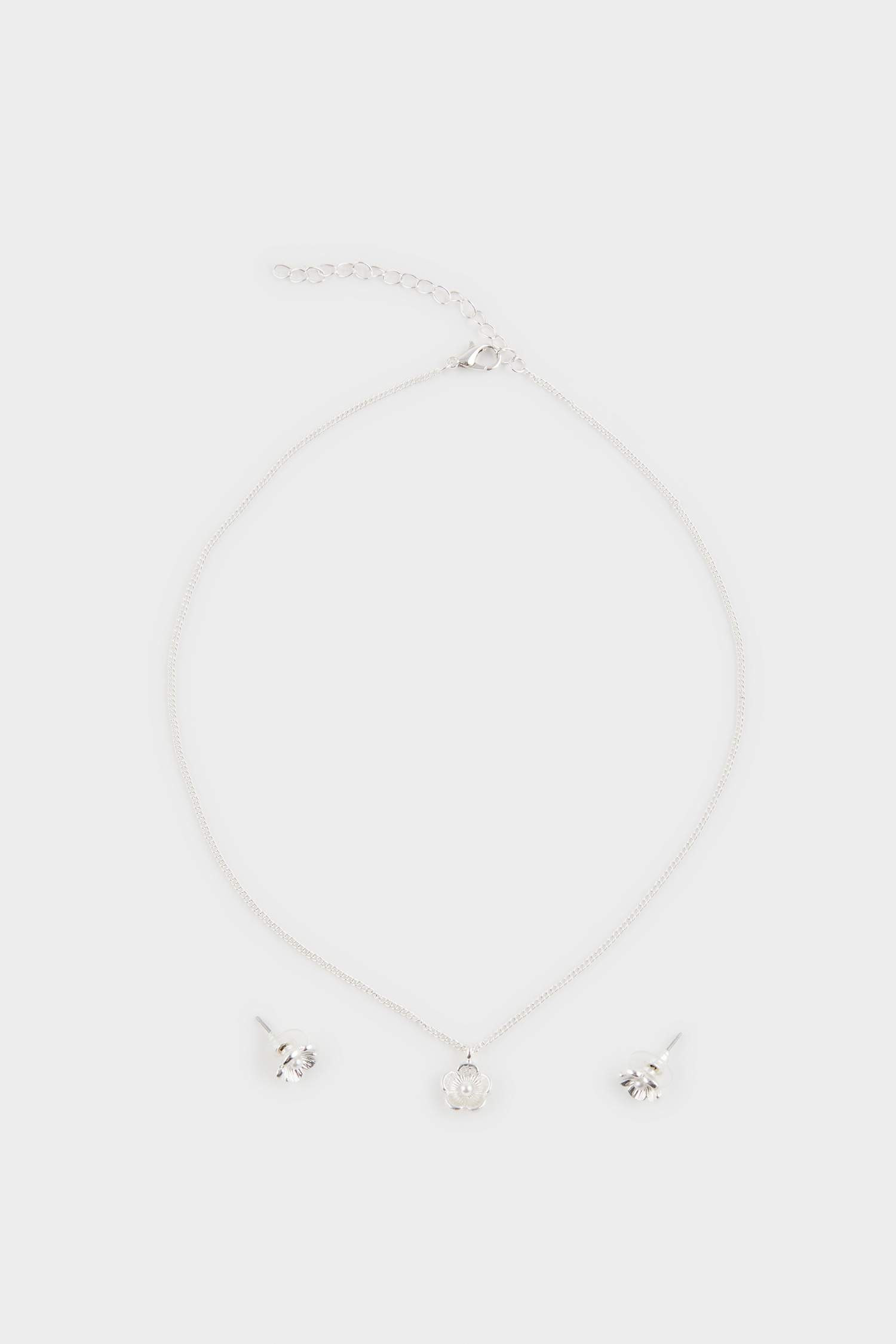 Kadın Çiçekli Silver Kolye Küpe Seti