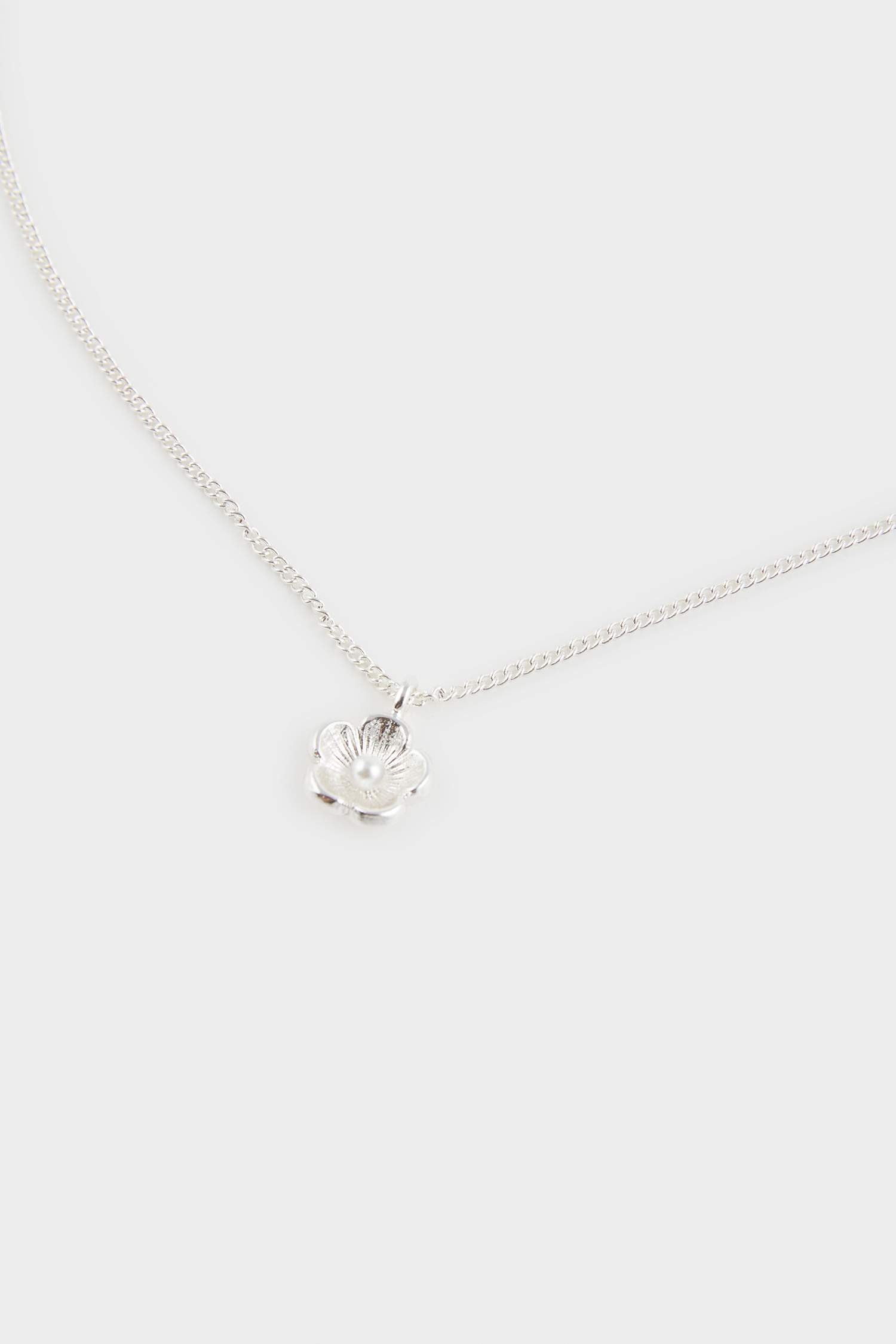 Kadın Çiçekli Silver Kolye Küpe Seti