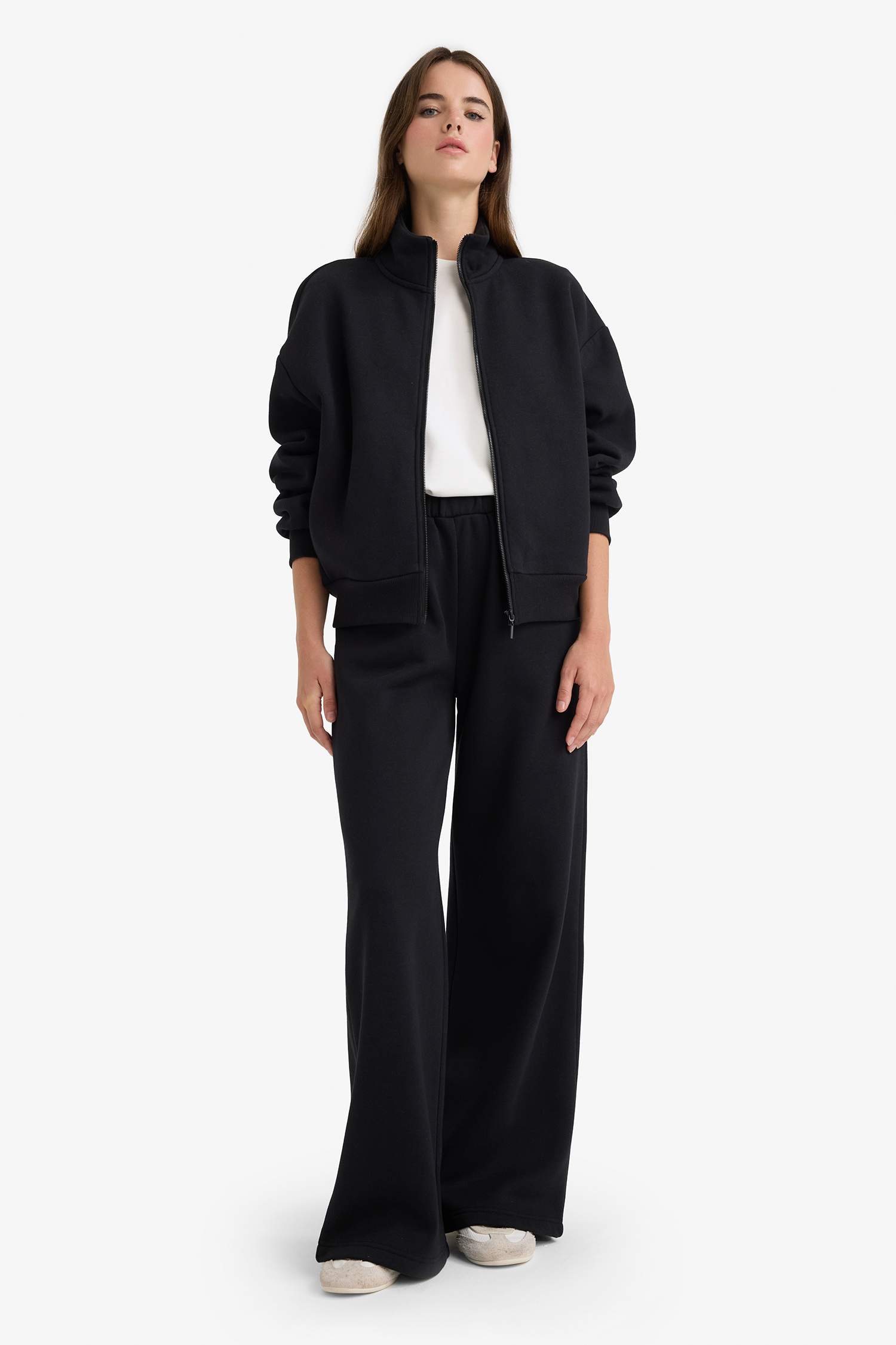 Straight Fit Pocketed Trousers