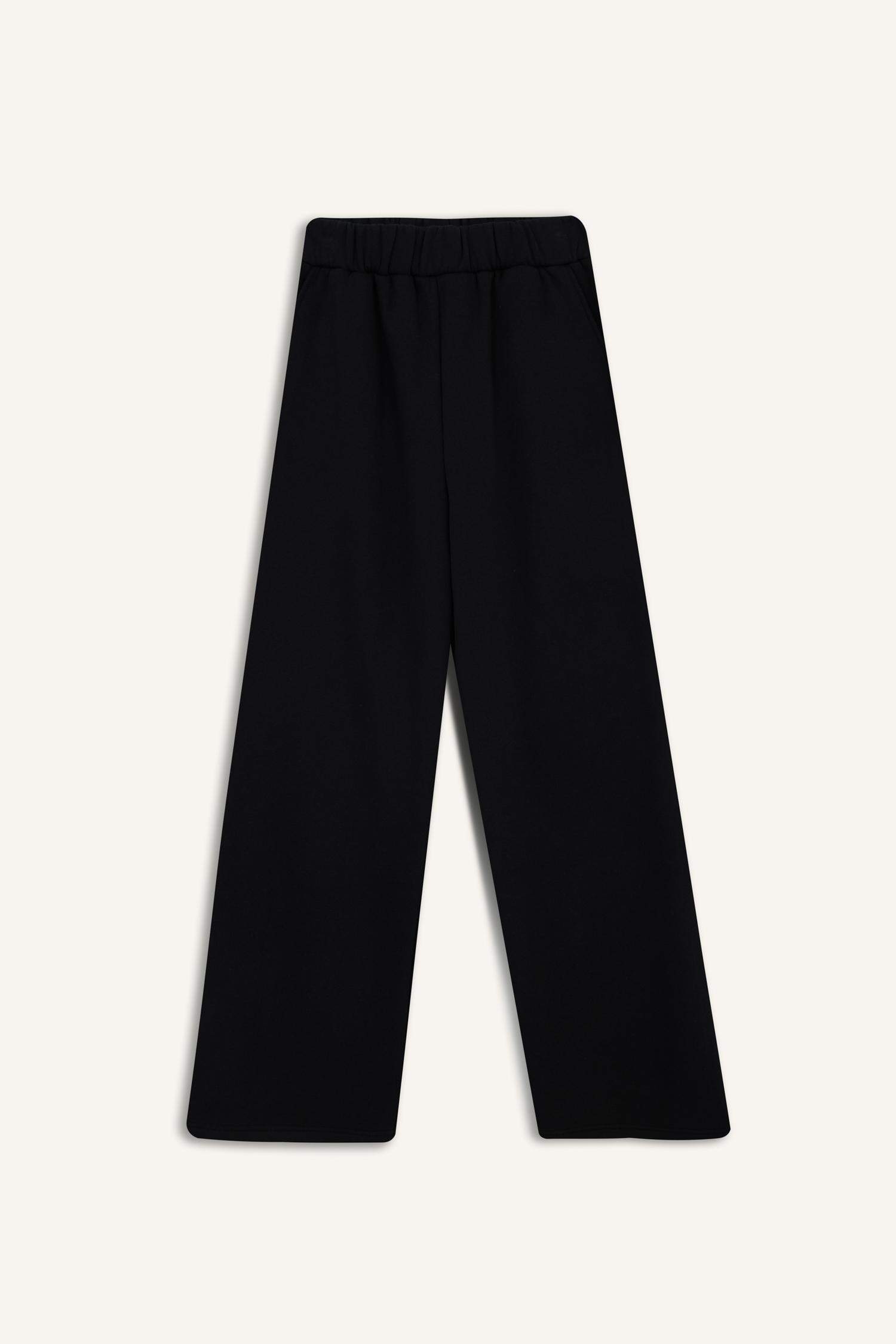 Straight Fit Pocketed Trousers