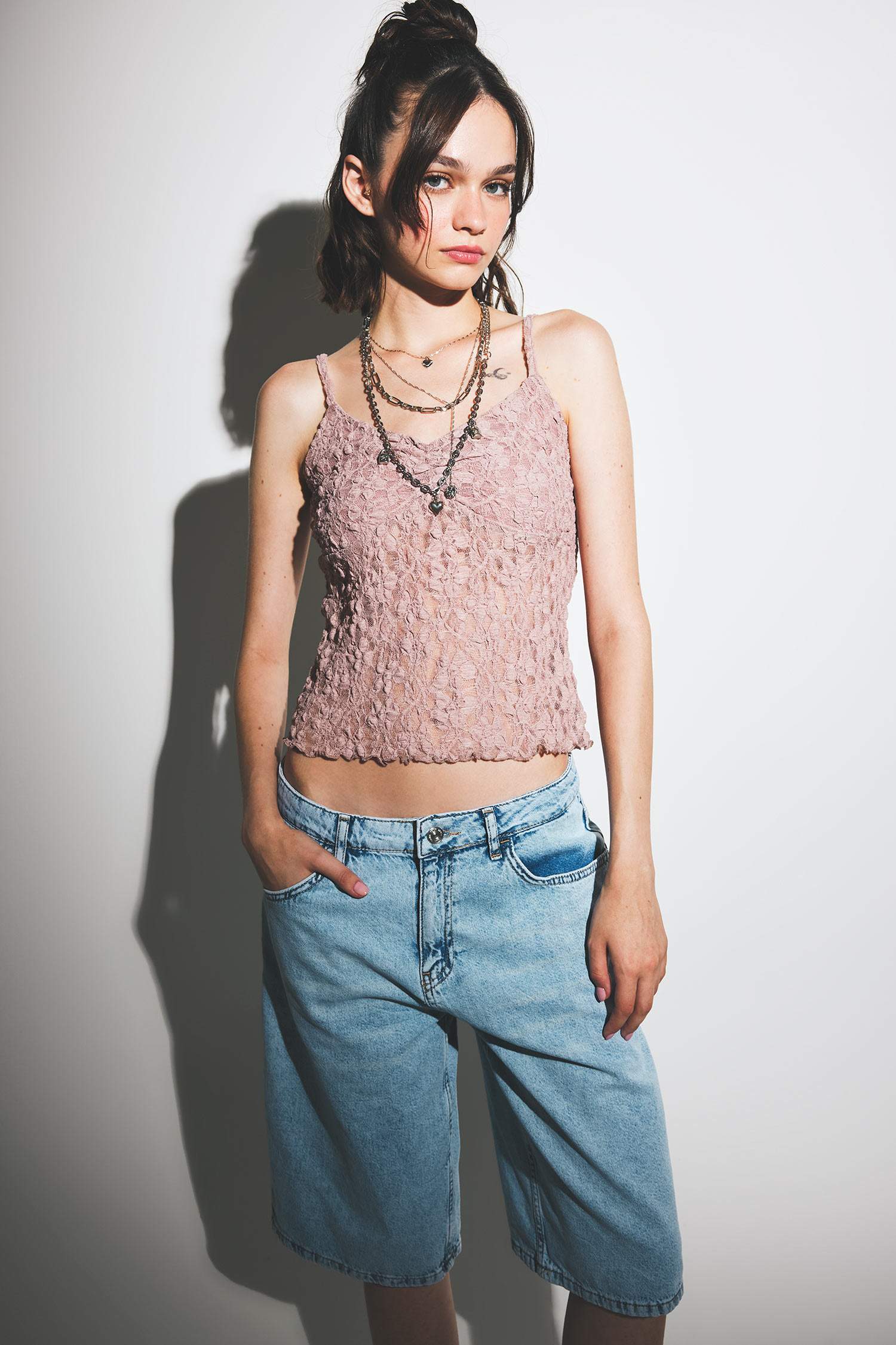 Slim Fit Lace V-Neck Tank Top
