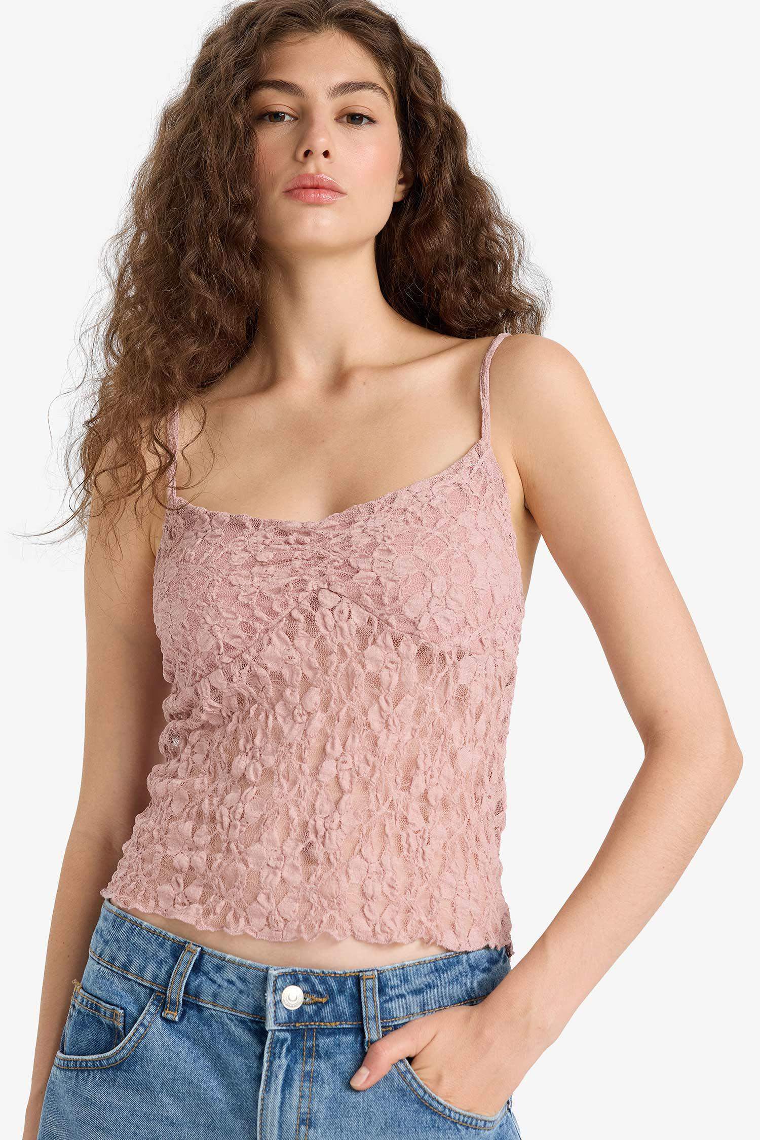 Slim Fit Lace V-Neck Tank Top