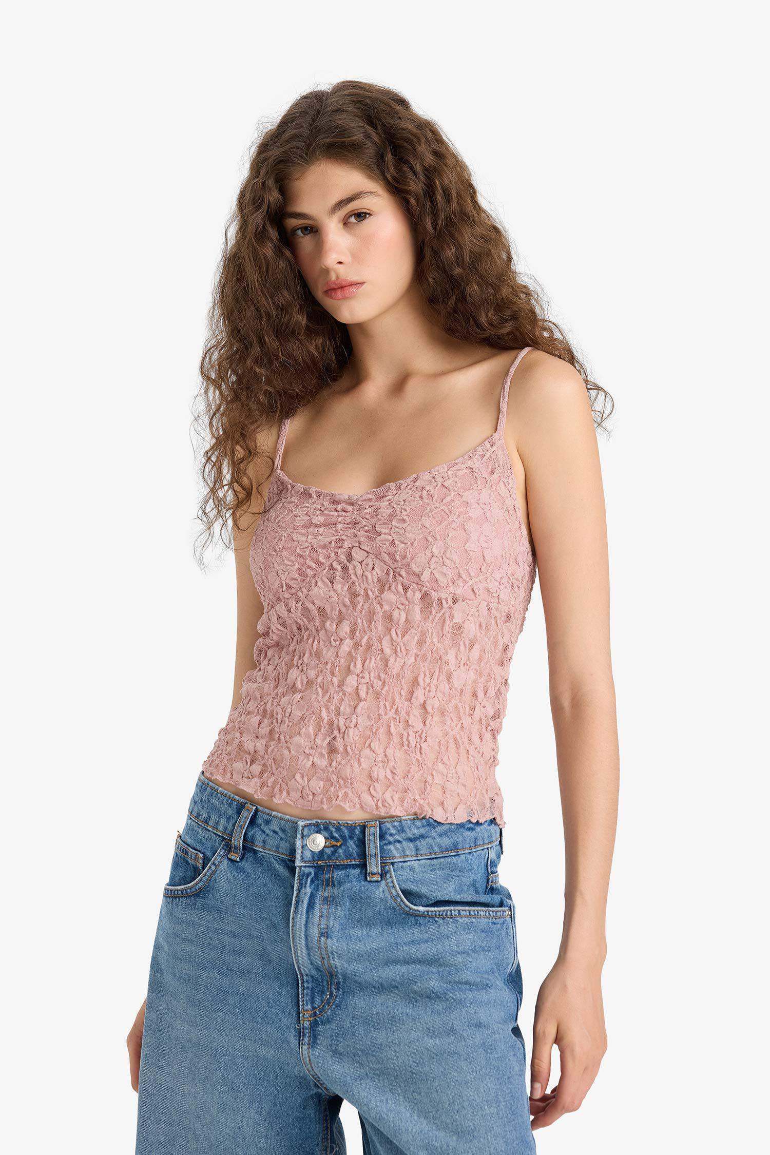 Slim Fit Lace V-Neck Tank Top