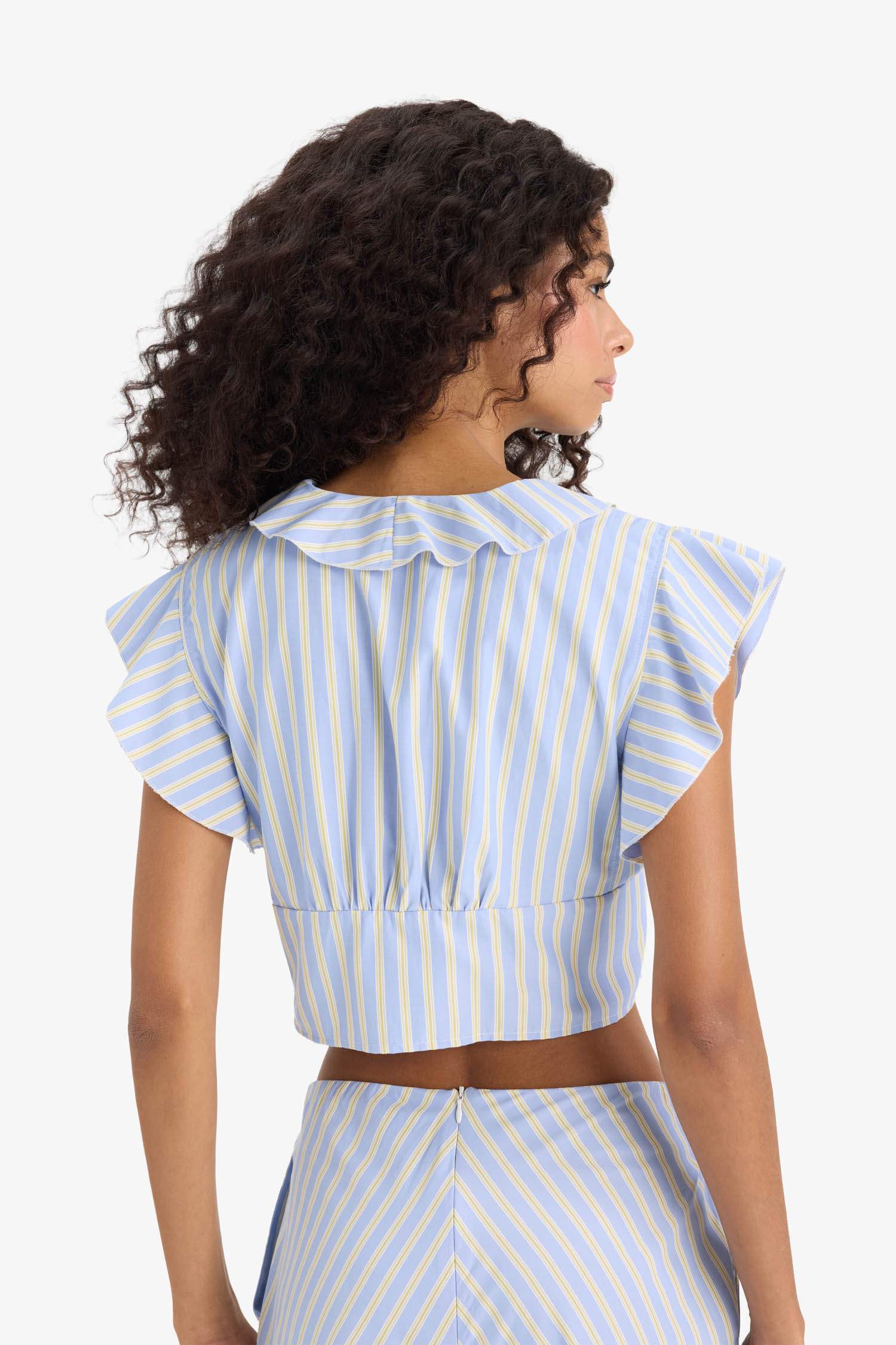 Slim Fit Dar Kesim V Yaka Çizgili Önden Bağlamalı Poplin Kolsuz Bluz