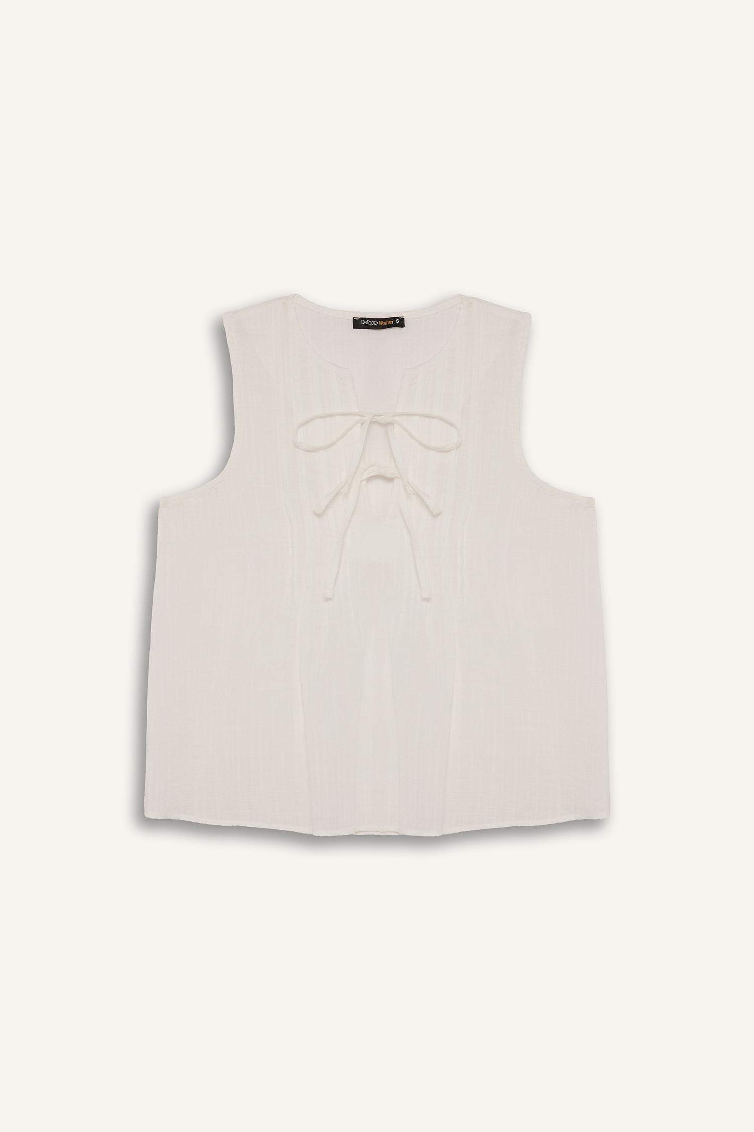 Regular Fit Bisiklet Yaka Önden Bağlamalı Kolsuz Bluz