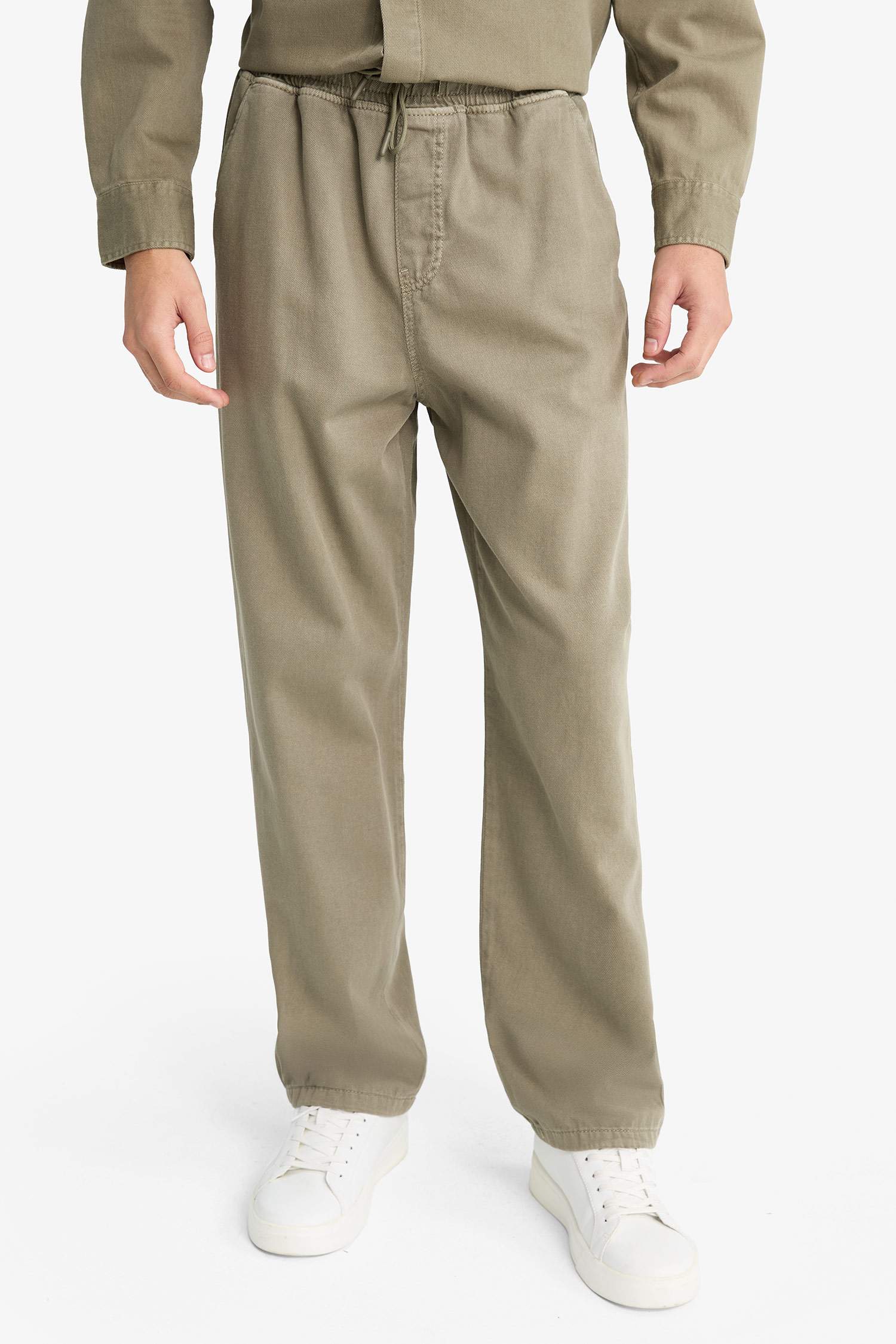 Baggy Fit Wide Leg Gabardine Trousers