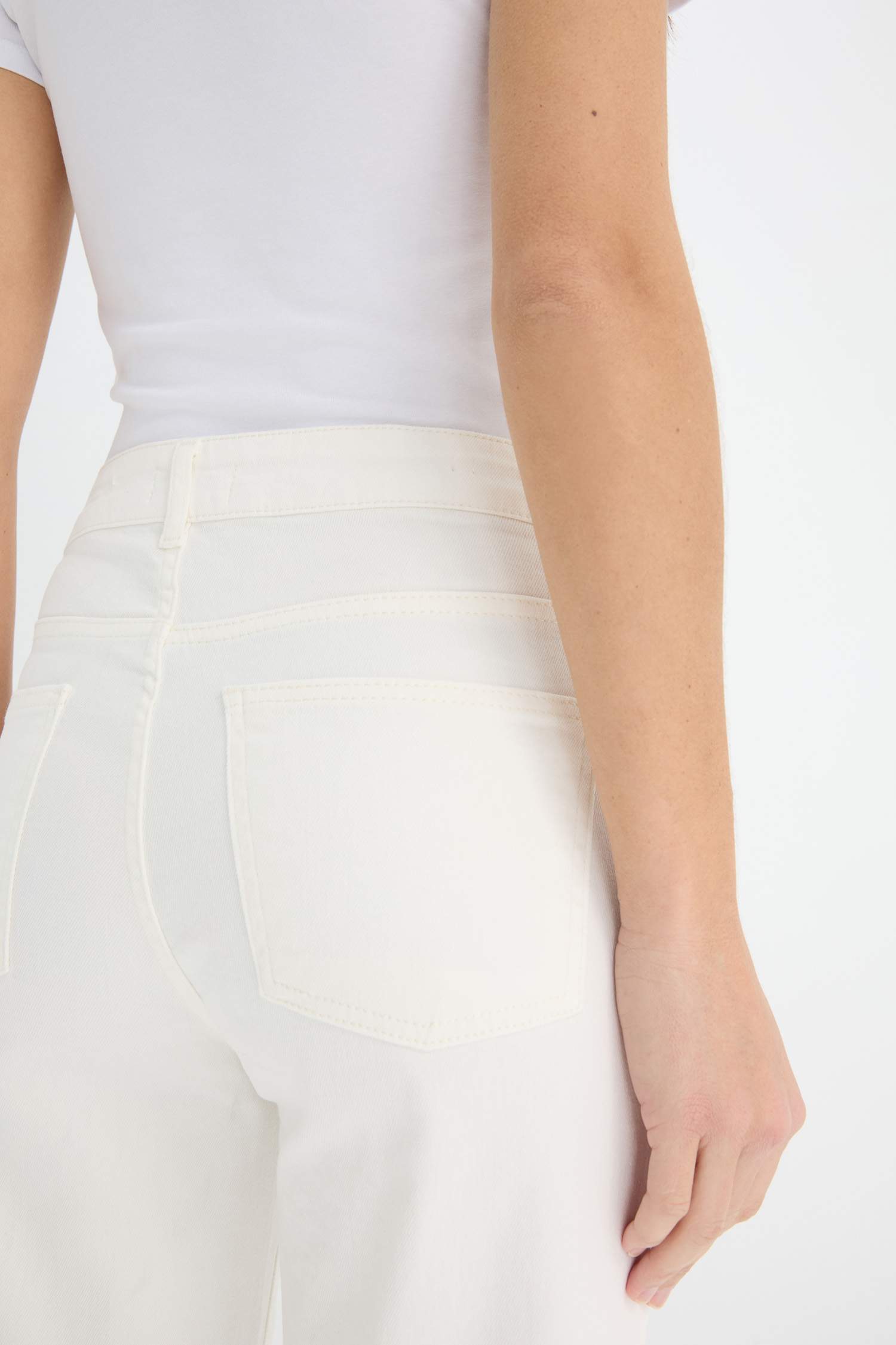 بنطرون جينز قصة مريحة وخصر عادي