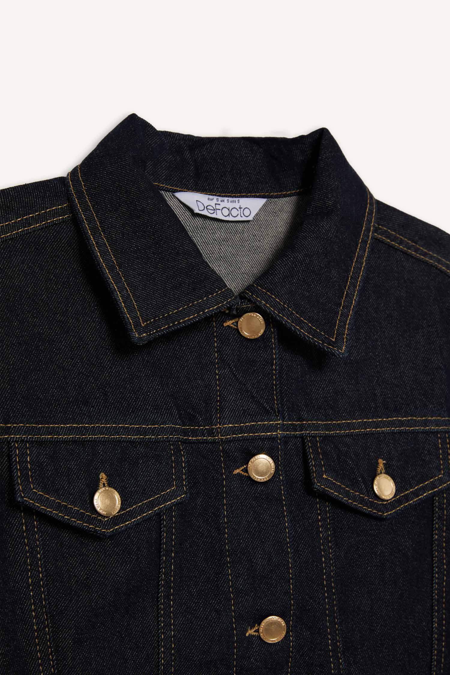 Buttoned Denim Jacket