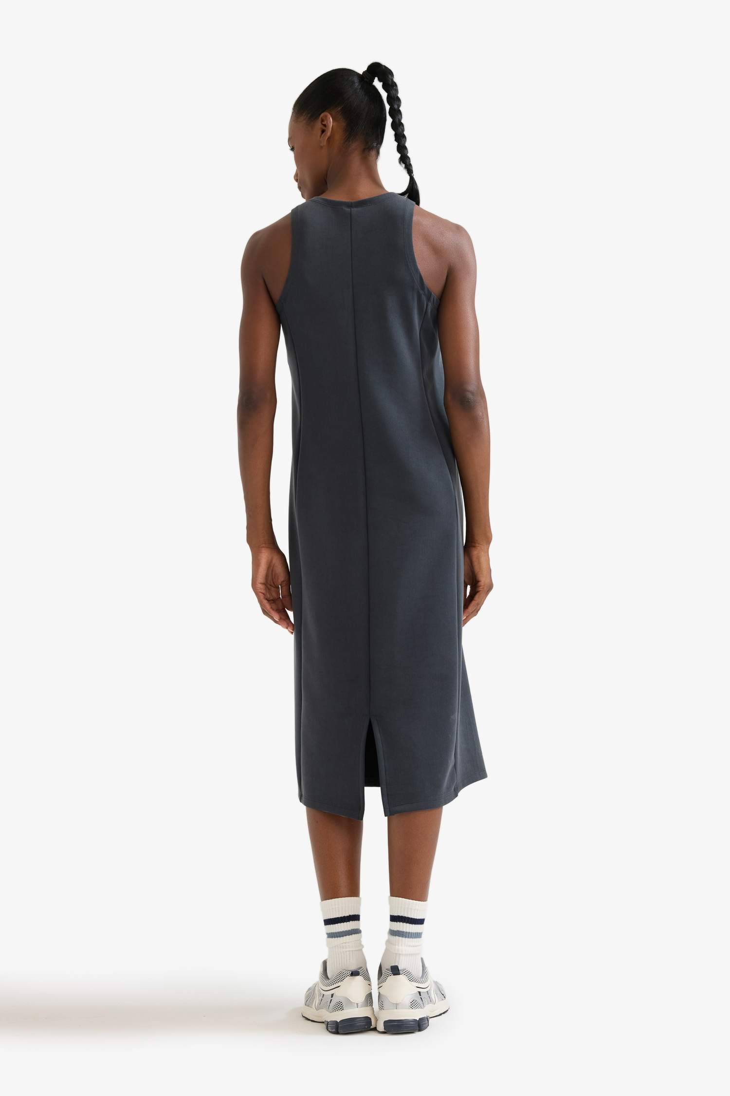 DeFactoFit Yuvarlak Yaka Modal Kolsuz Midi Elbise