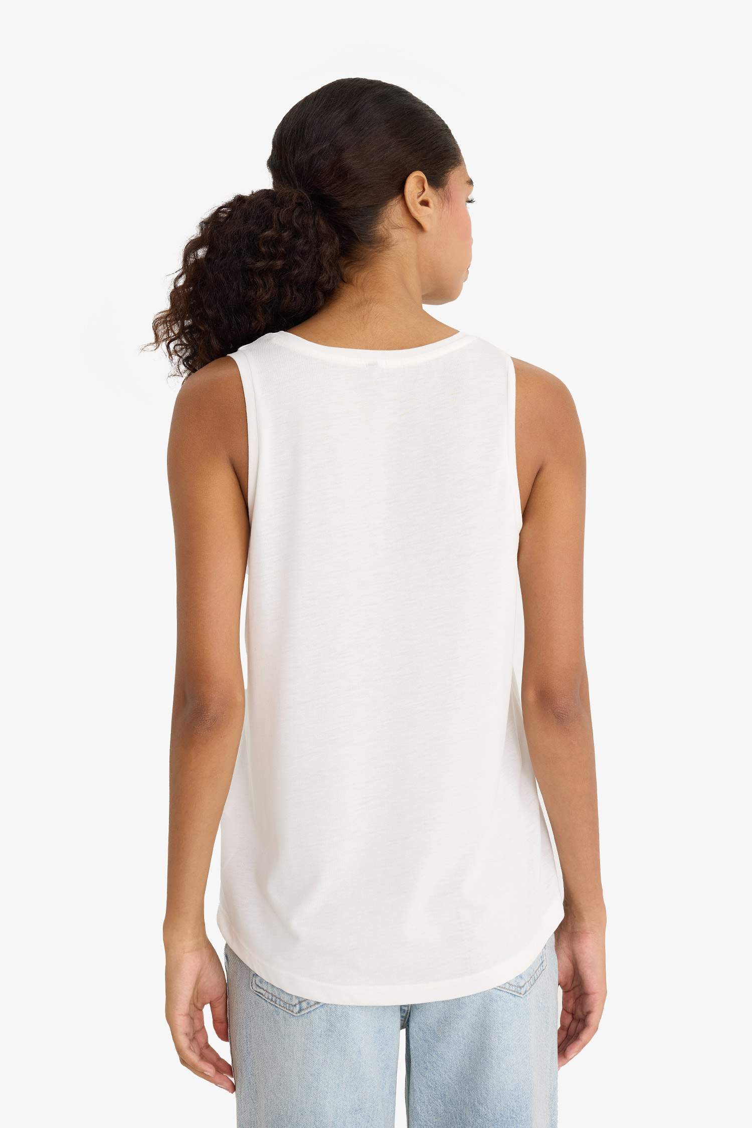 تيشيرت كت قصة مريحة وطبعة شعار