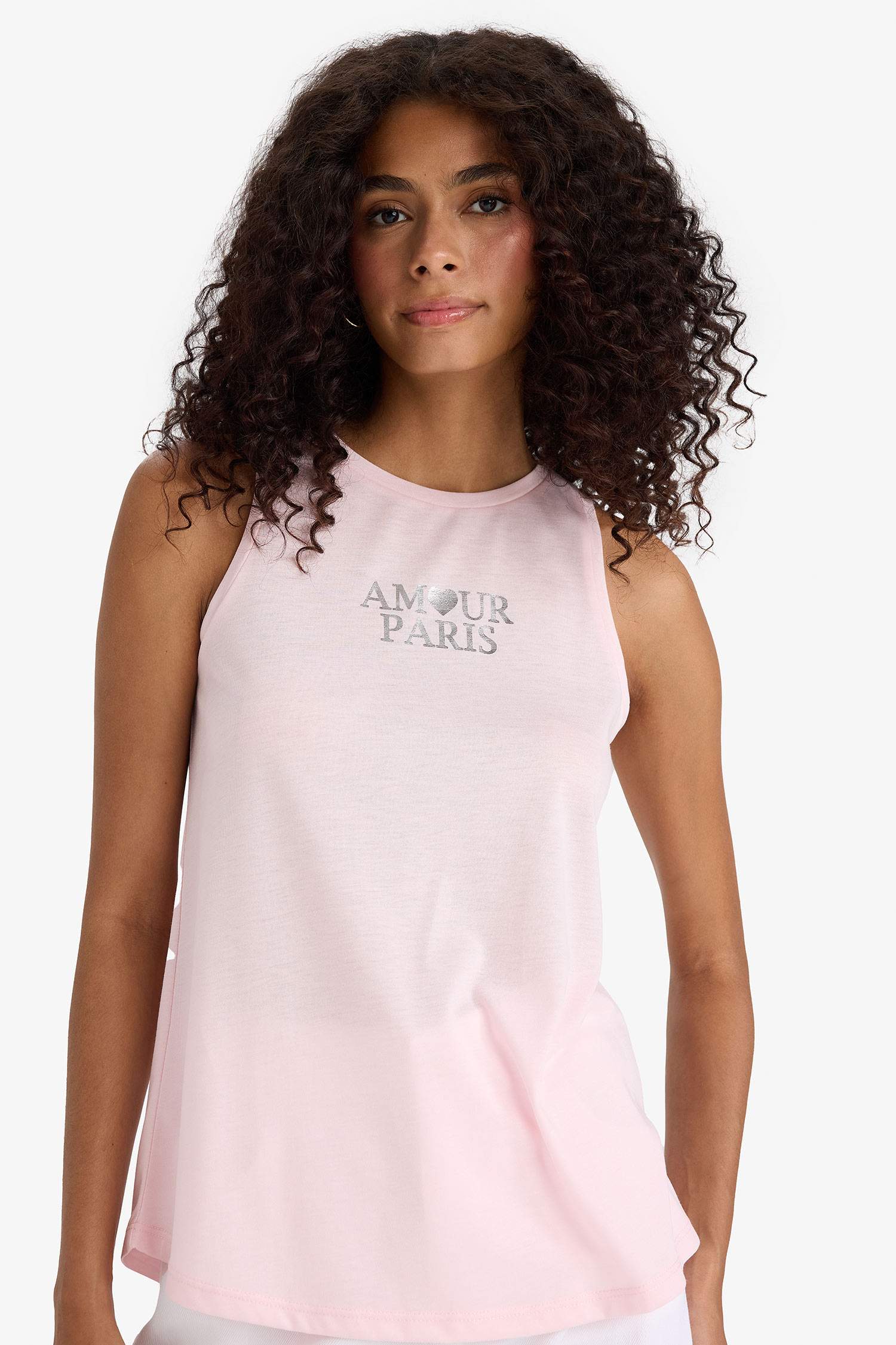 تيشيرت كت قصة مريحة وطبعة شعار