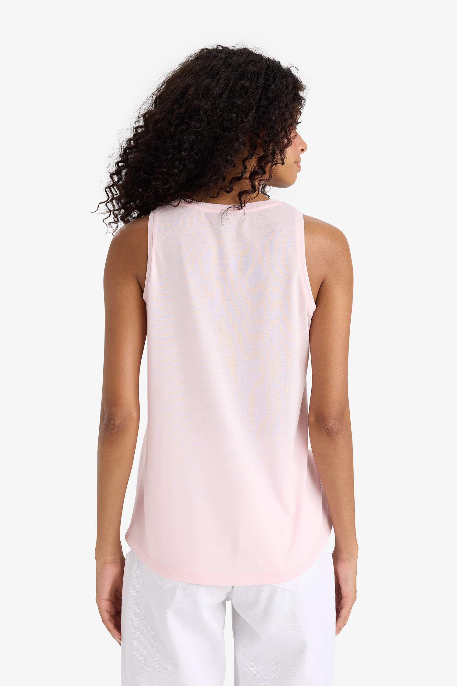 تيشيرت كت قصة مريحة وطبعة شعار