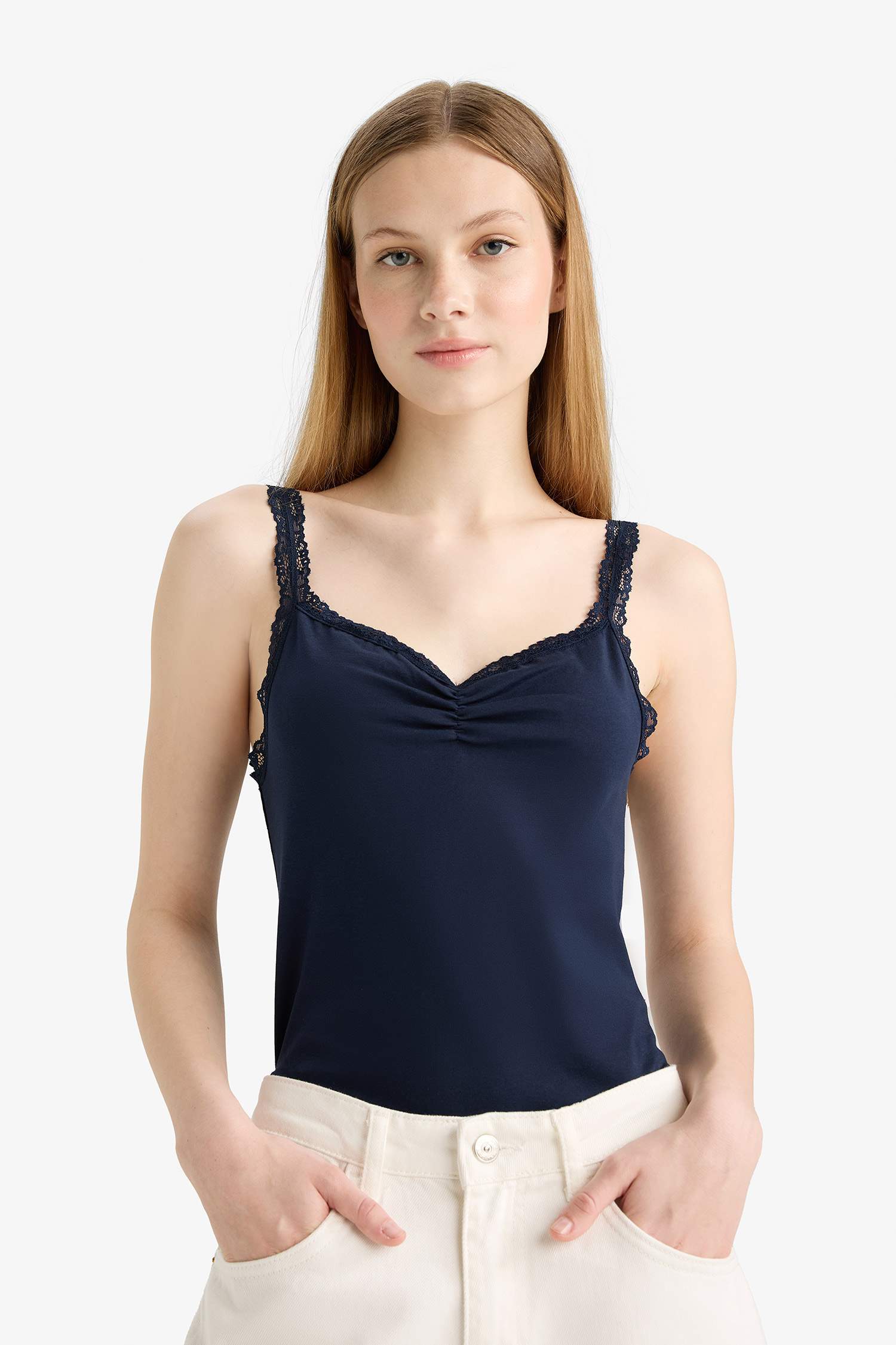 Coool Fitted Dantel Yaka Penye Askılı Atlet