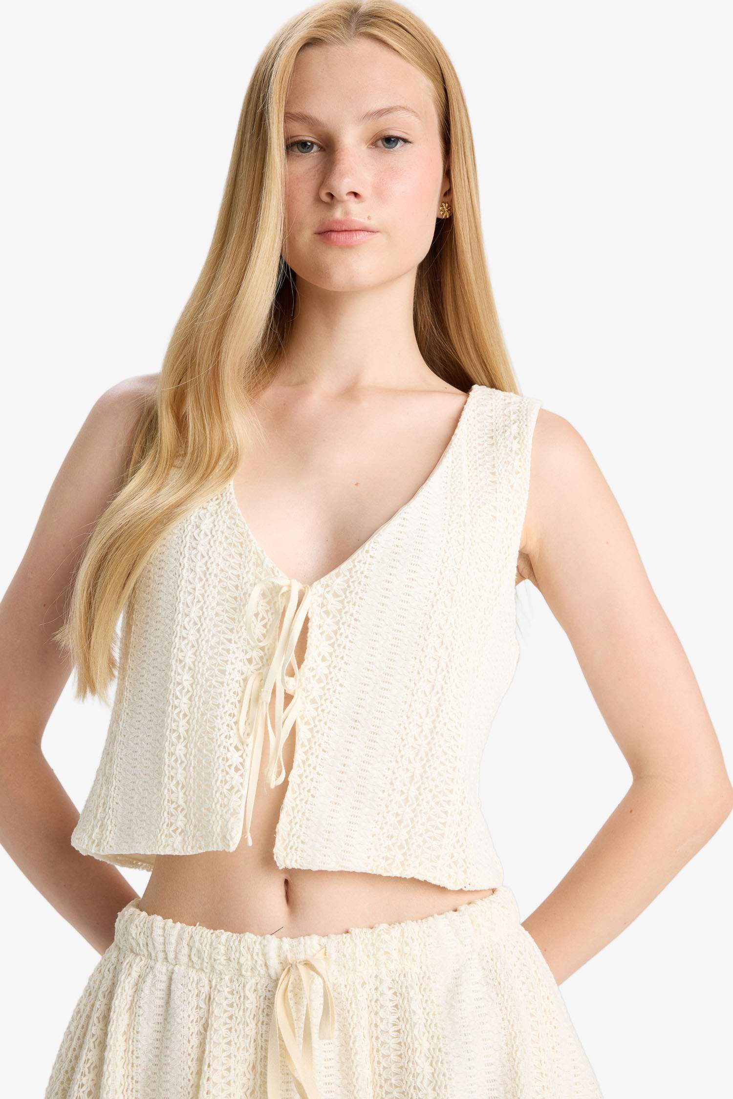 Coool Loose Fit V Yaka Triko Görünümlü Önden Bağlamalı Kolsuz Bluz