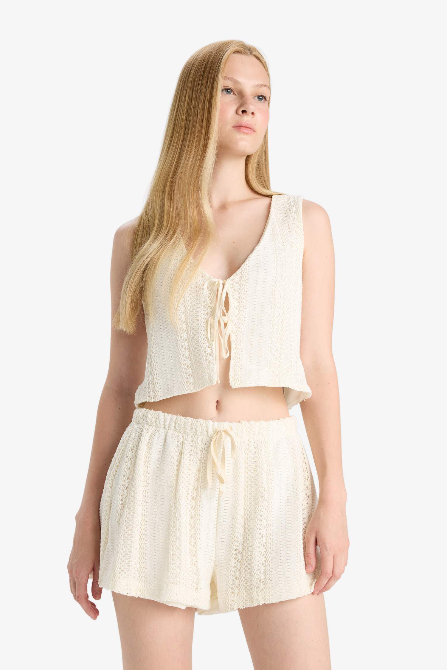 Coool Loose Fit V Yaka Triko Görünümlü Önden Bağlamalı Kolsuz Bluz