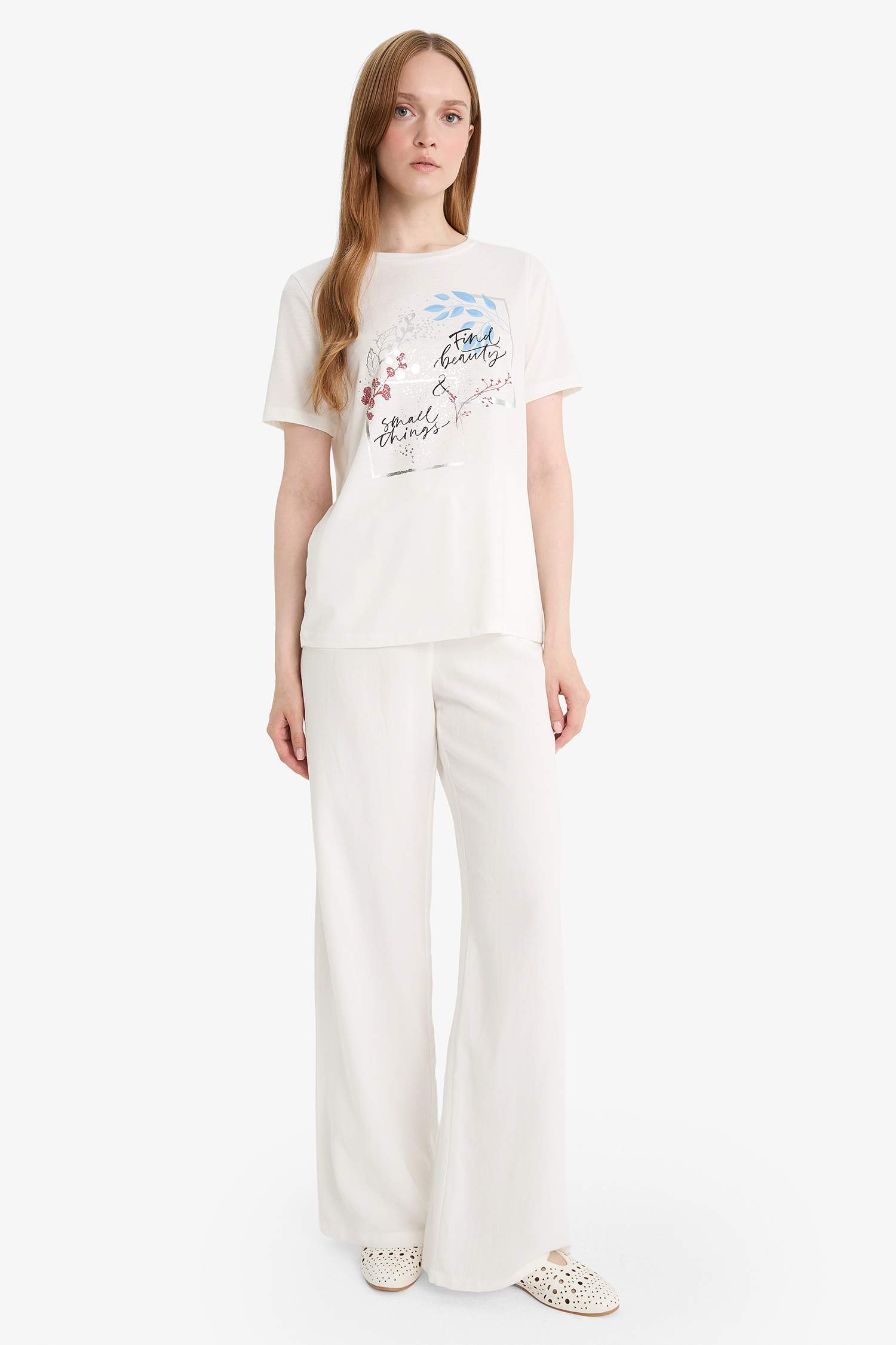 Regular Fit Bisiklet Yaka Çiçek Baskılı Kısa Kollu Tişört