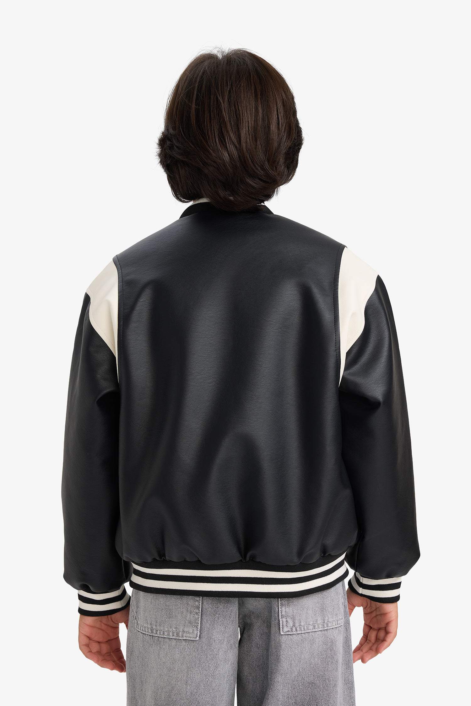 جاكيت بومبر مقاوم للماء