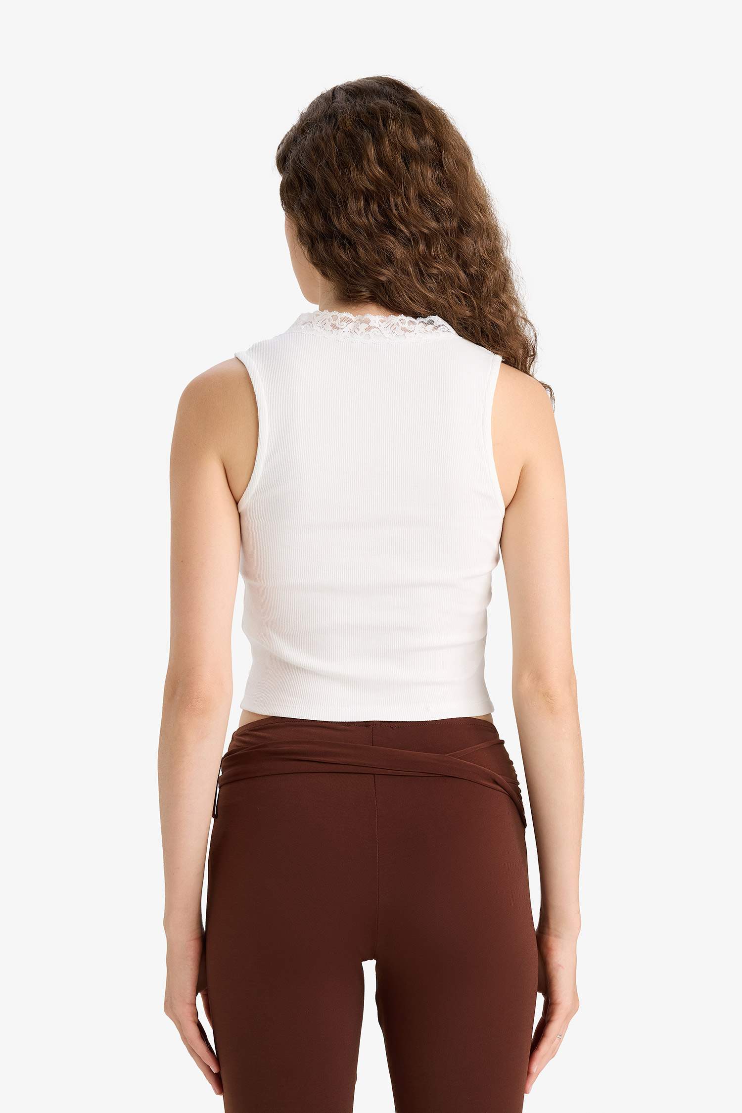 Облегающий топ с кружевным воротником и вязаной текстурой