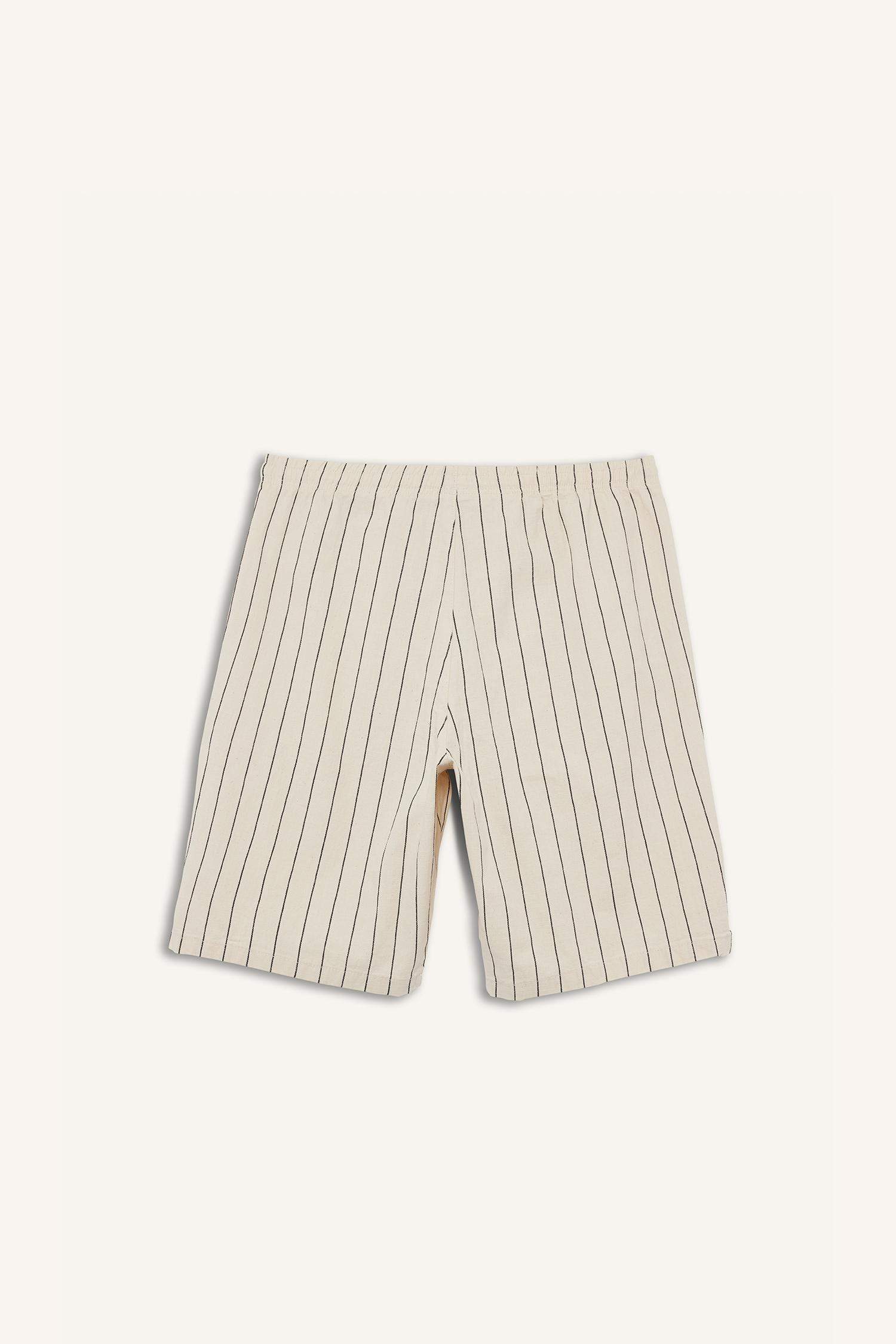 Çizgili Bermuda Şort