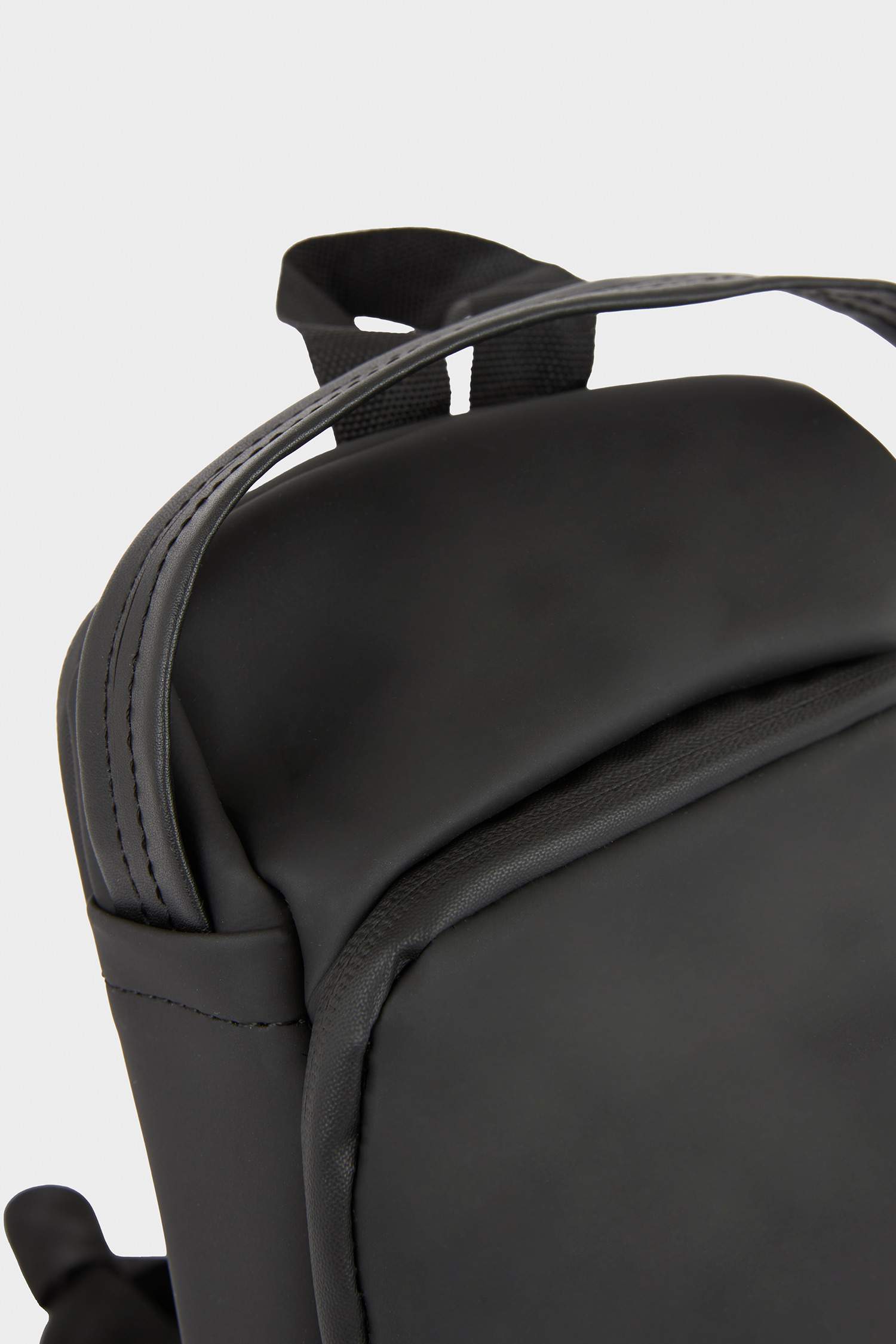 جنطة كروس بودي رجالي جلد صناعي