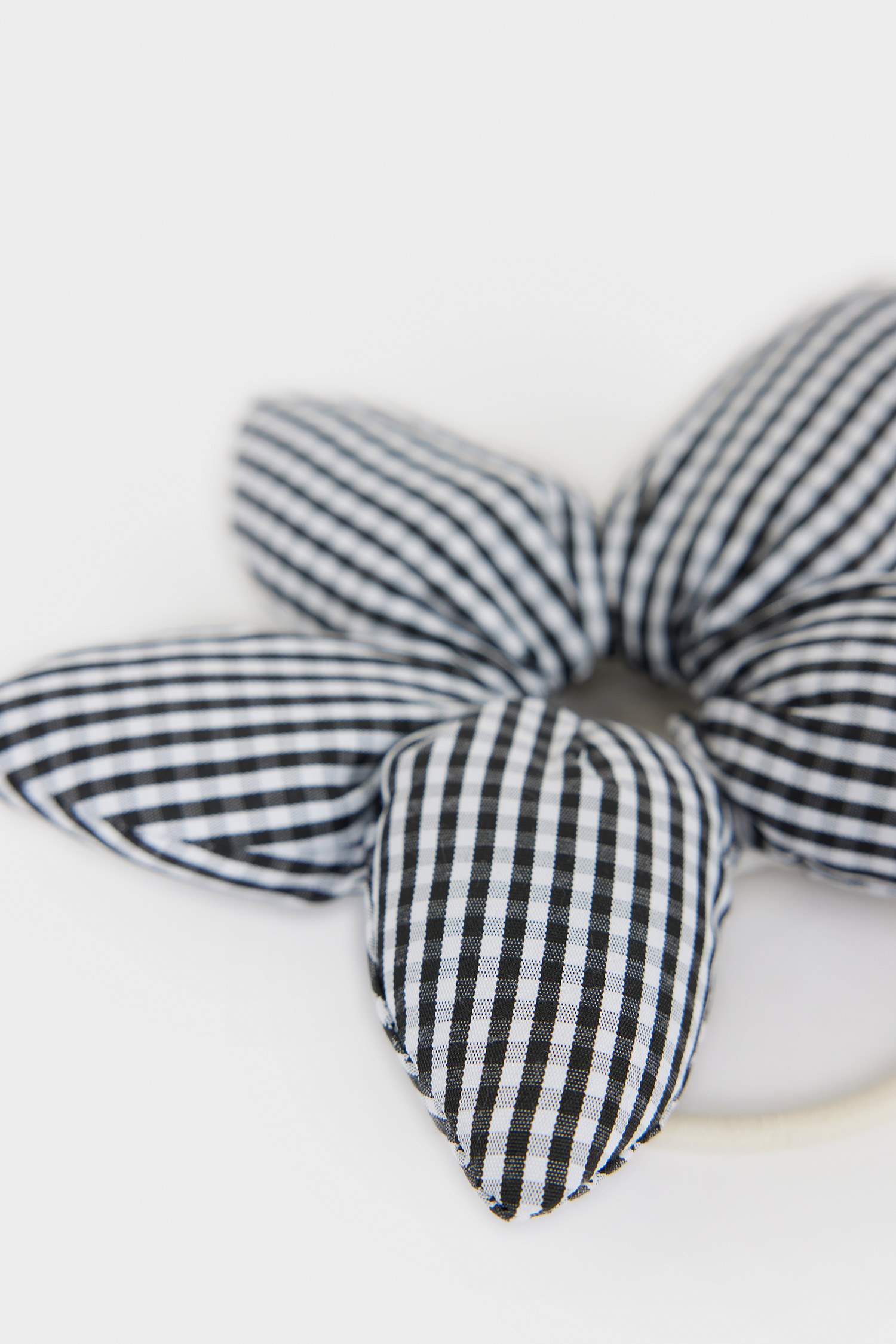 Kız Çocuk Çiçekli Lastik Toka