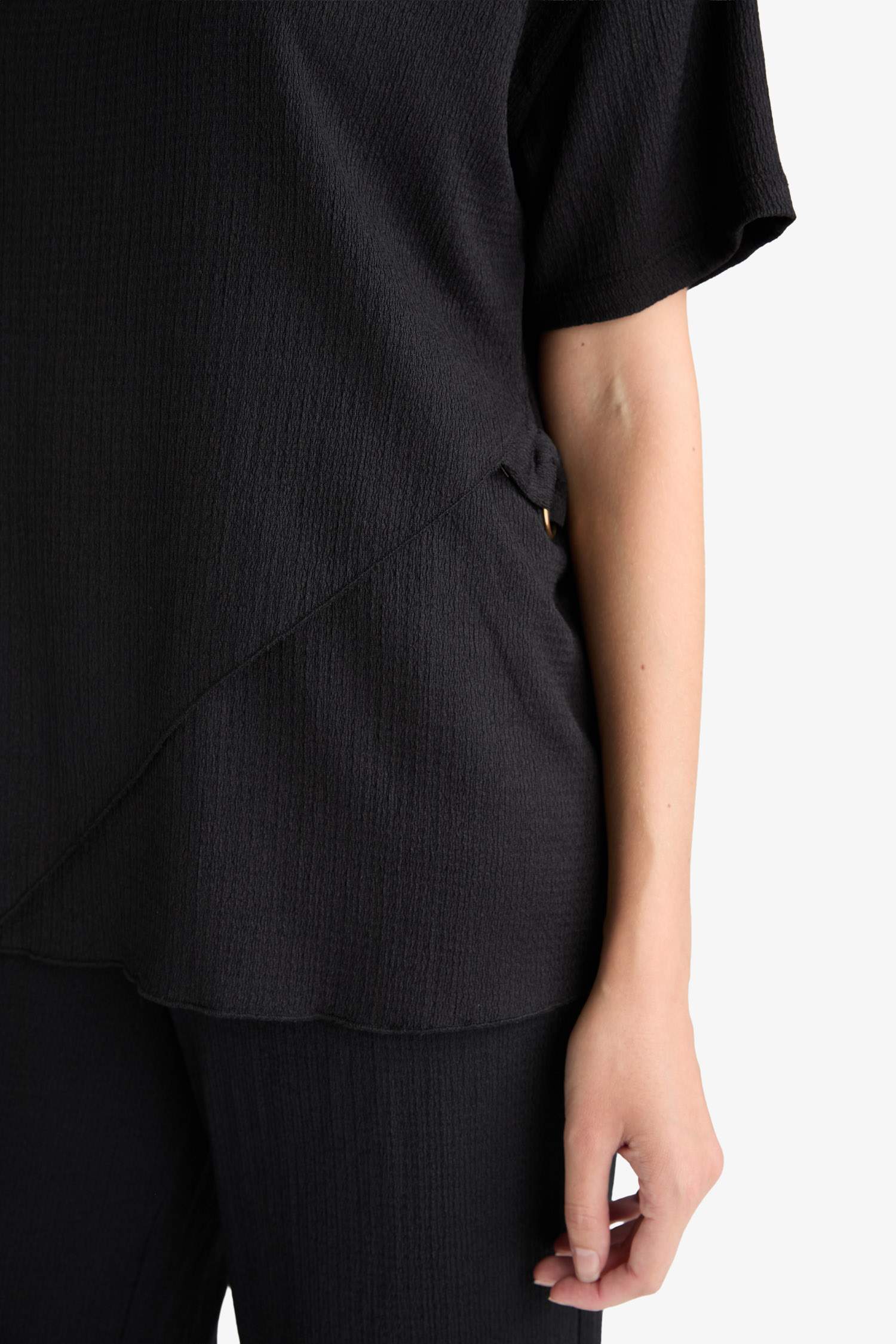 Regular Fit Bisiklet Yaka Bürümcük Kısa Kollu Tişört