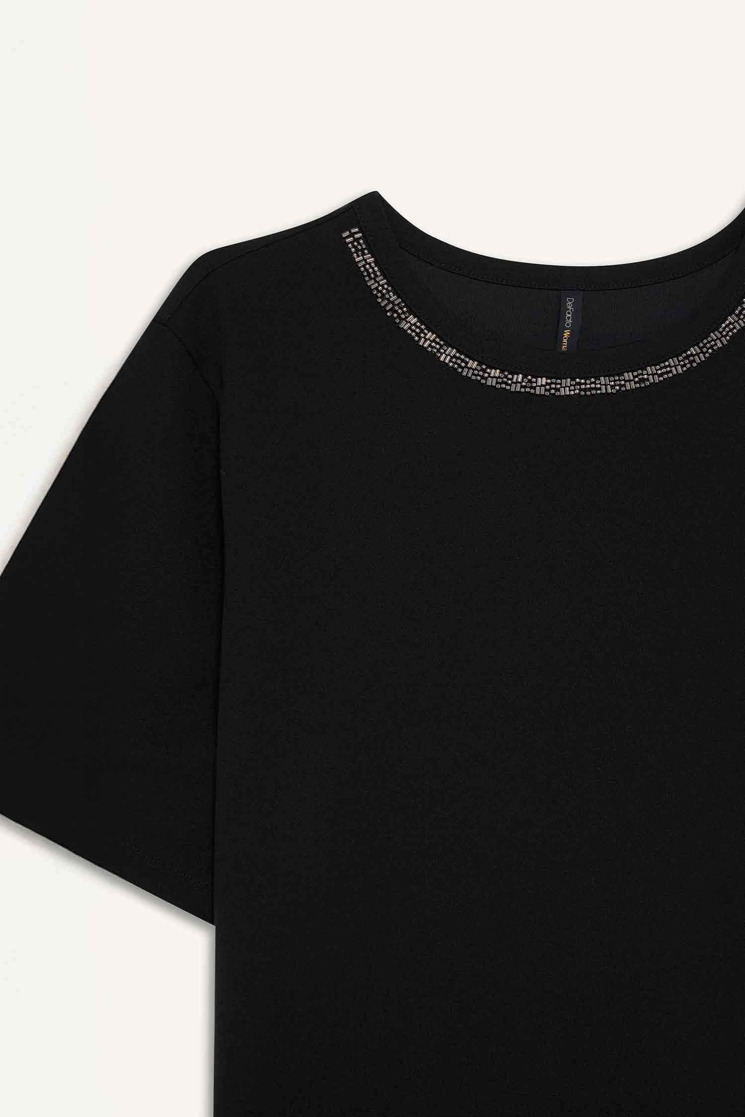 Regular Fit Crew Neck Embroidered Printed Crepe T-Shirt