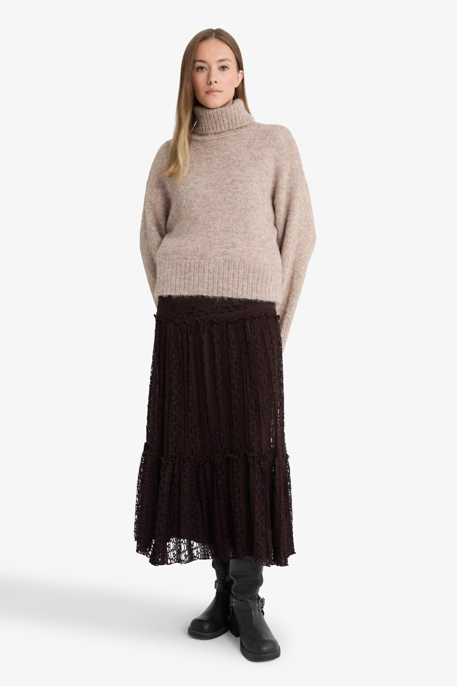 A Cut Lace Knitted Skirt
