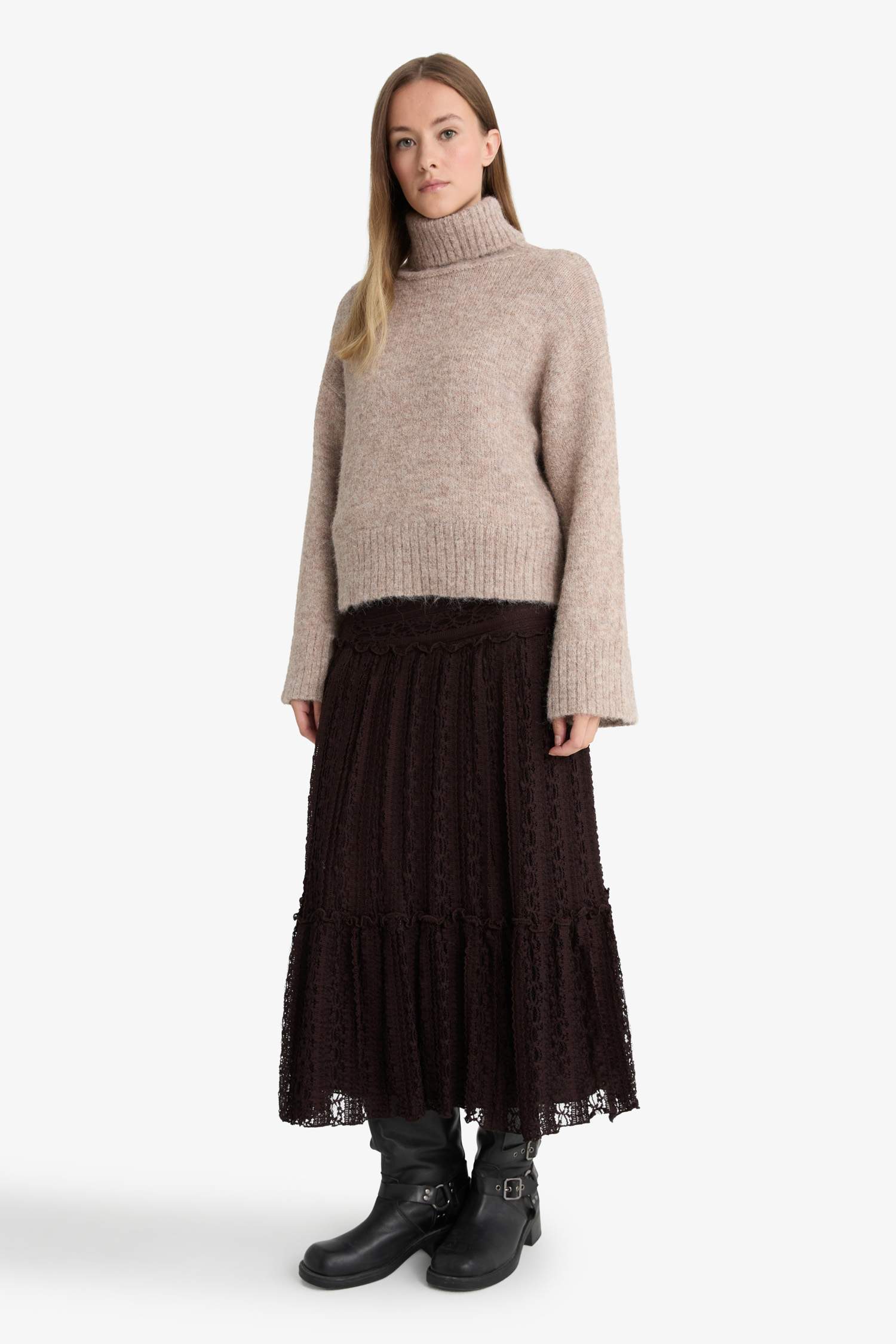 A Cut Lace Knitted Skirt
