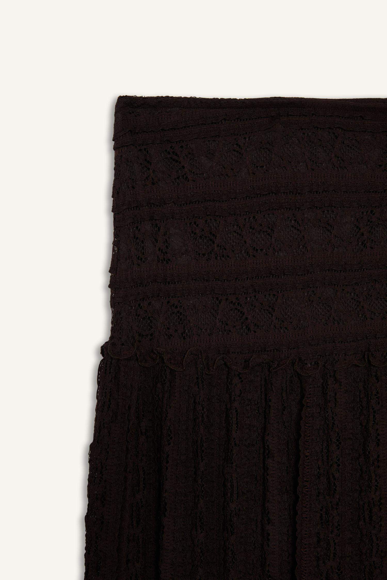 A Cut Lace Knitted Skirt