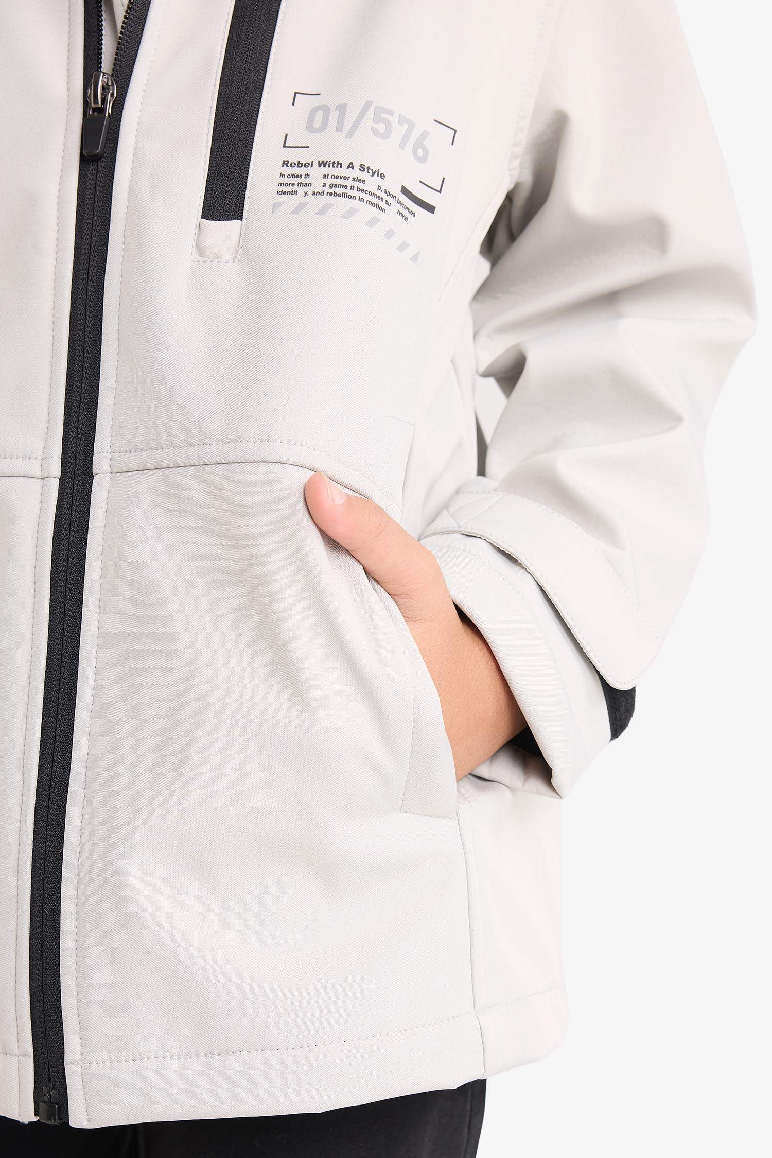 Rüzgar Geçirmez Kapüşonlu Polar Astarlı Mont Erkek Çocuk