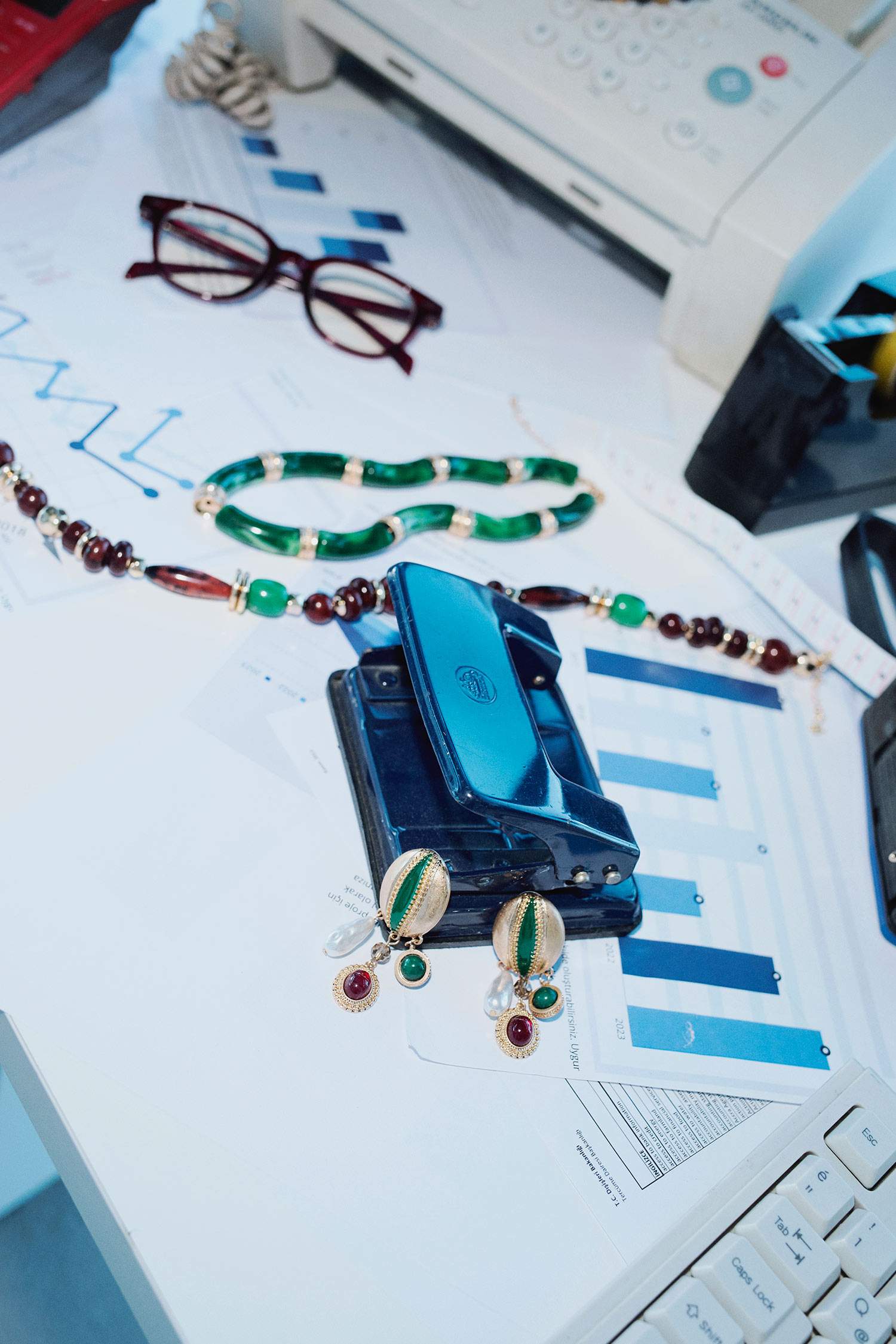 Woman Stone Gold Earrings