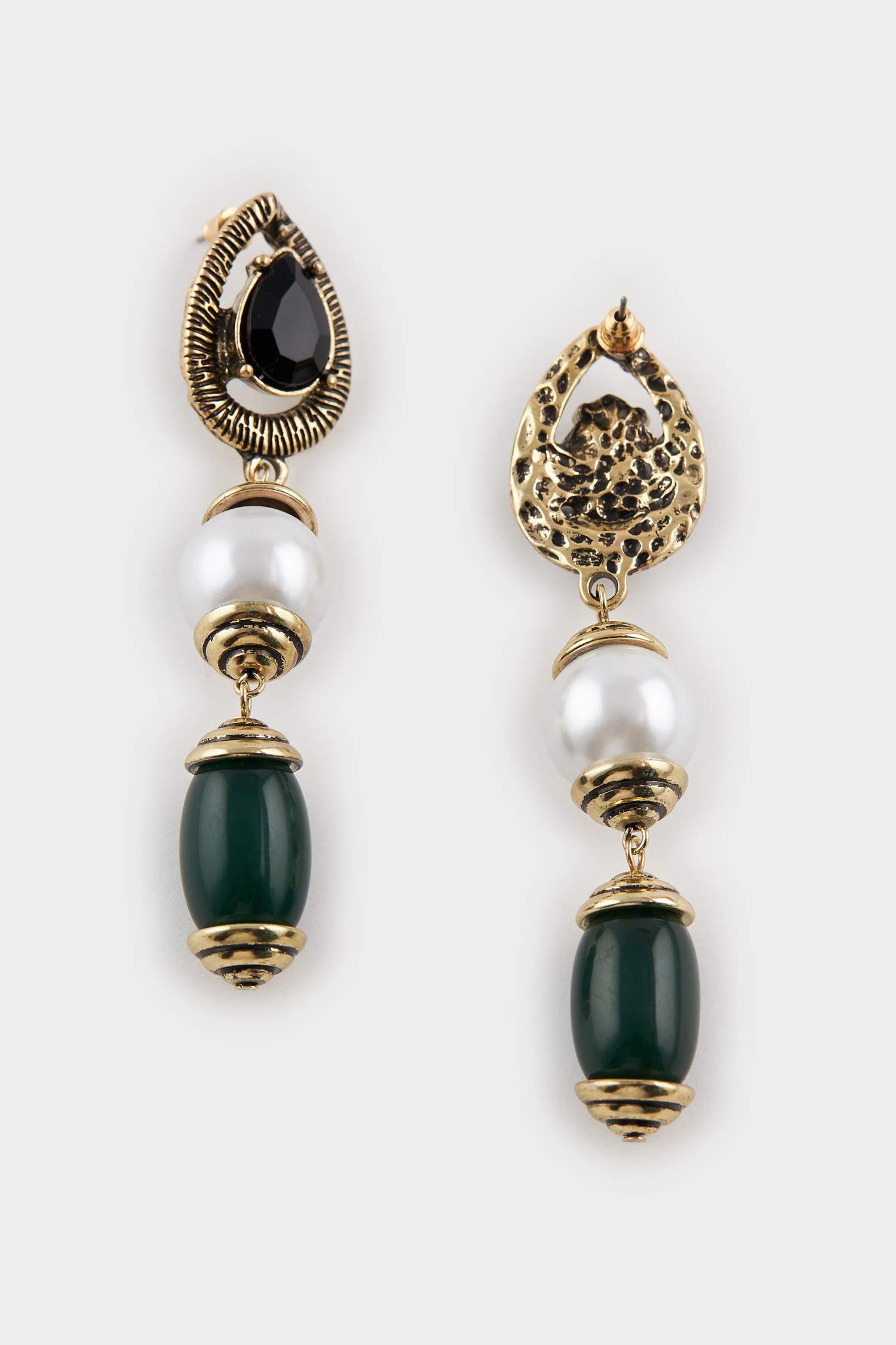 Boucles d’oreilles dorées pendantes pour femme