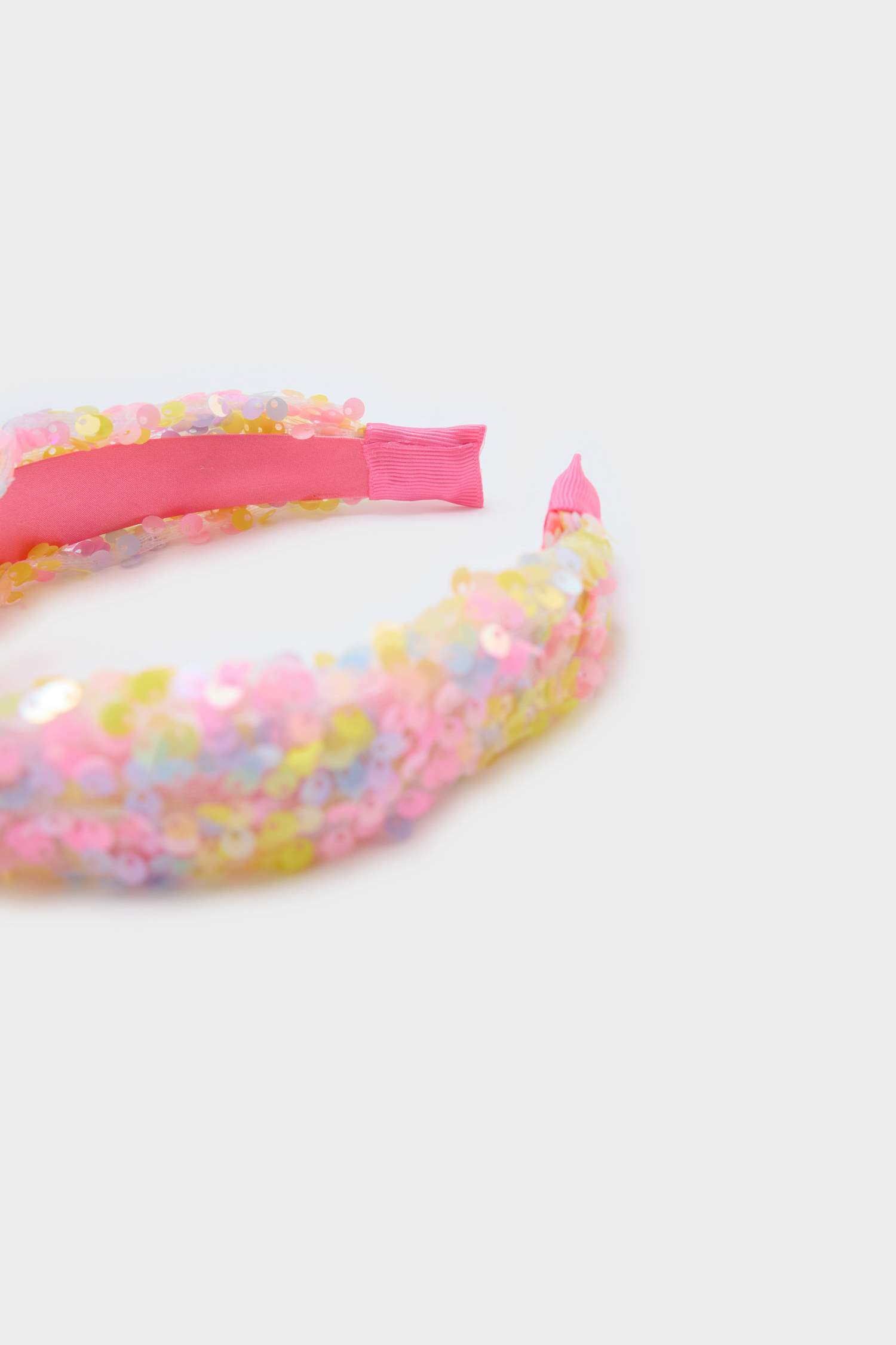 Kız Çocuk Renkli Pullu Taç