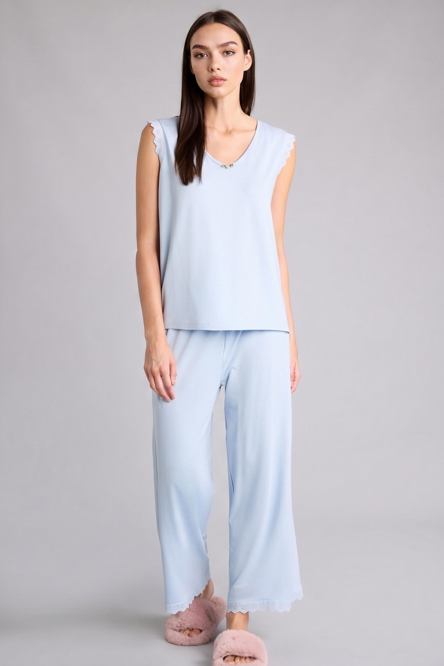 DeFacto Regular Fit Kolsuz Üst Uzun Alt Pijama Takımı