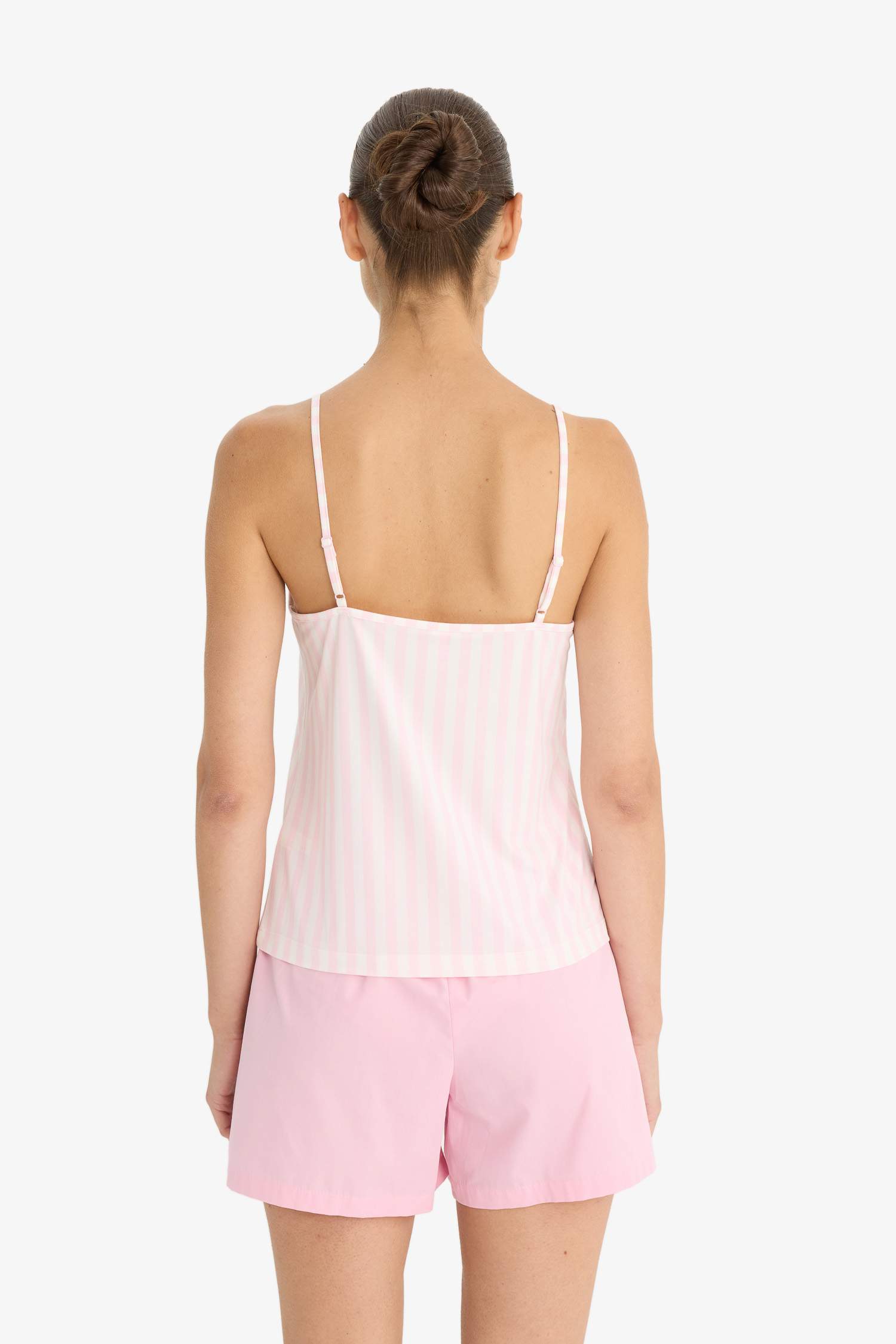 Regular Fit V Yaka Askılı Üst-Fall in Love