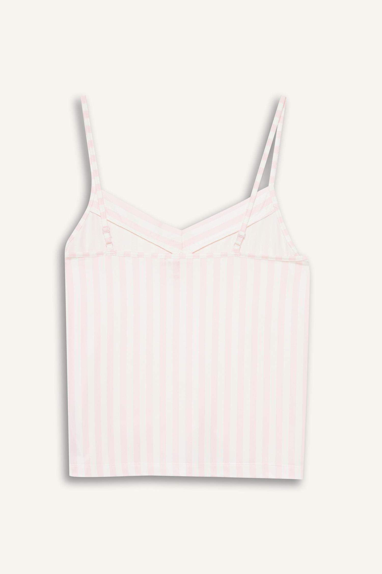 Regular Fit V Yaka Askılı Üst-Fall in Love