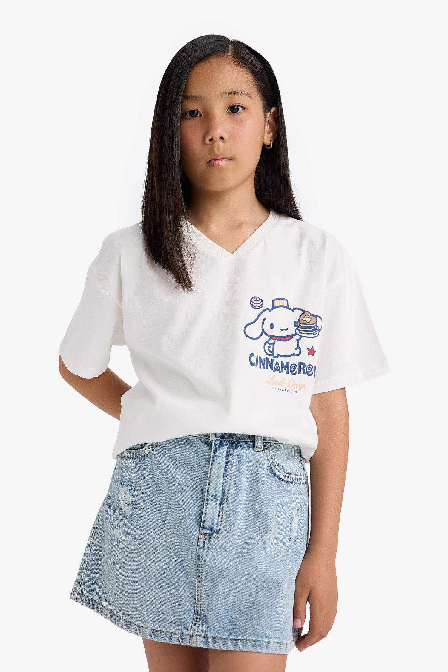Girl Hello Kitty Oversize Fit V-Neck Back Printed T-Shirt