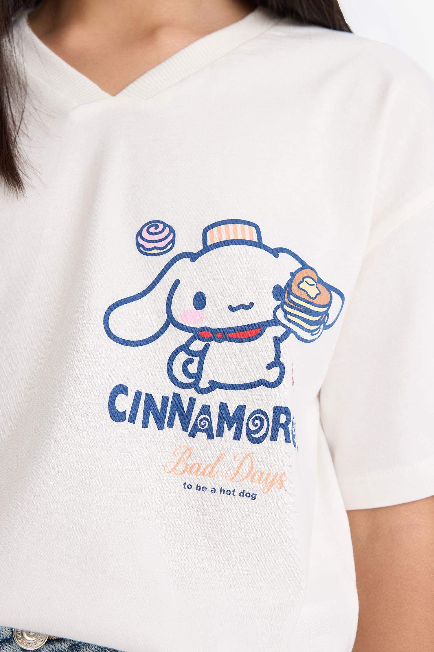 Girl Hello Kitty Oversize Fit V-Neck Back Printed T-Shirt