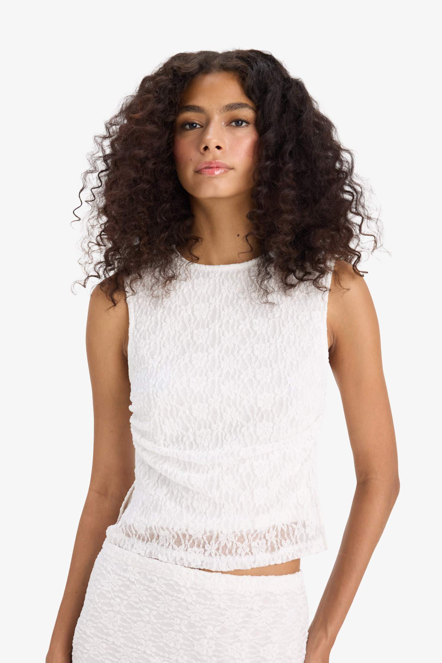 Slim Fit Dar Kesim Bisiklet Yaka Dantel Atlet