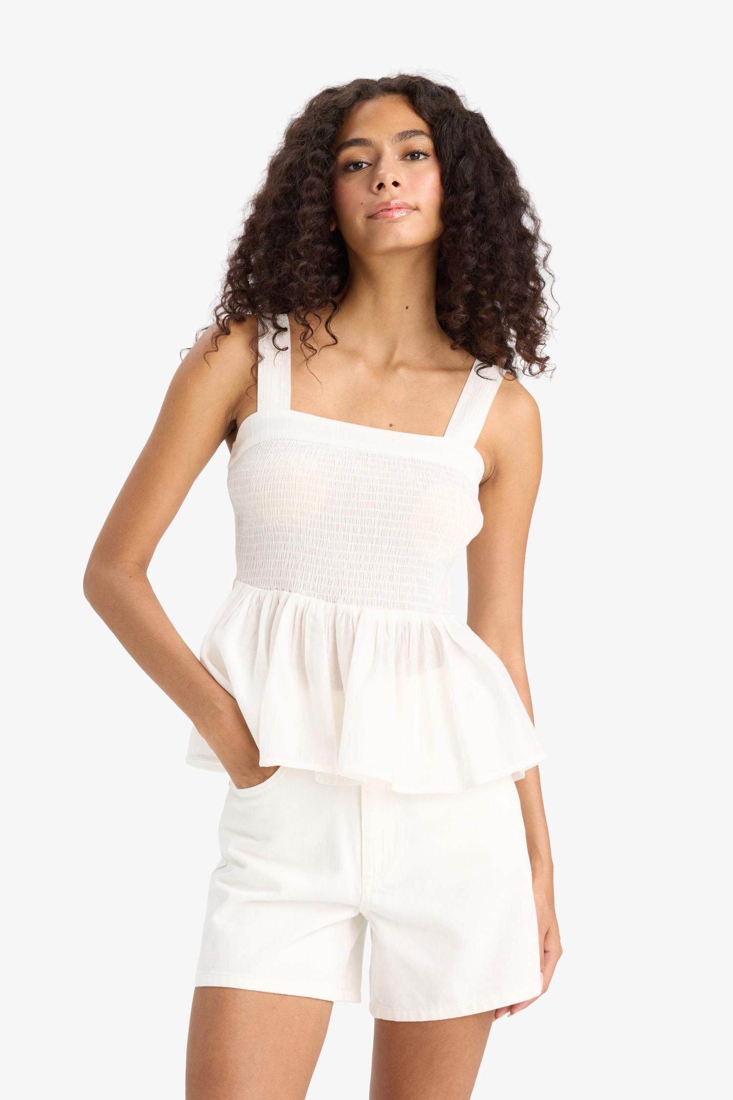 Pocketed White Gabardine Shorts