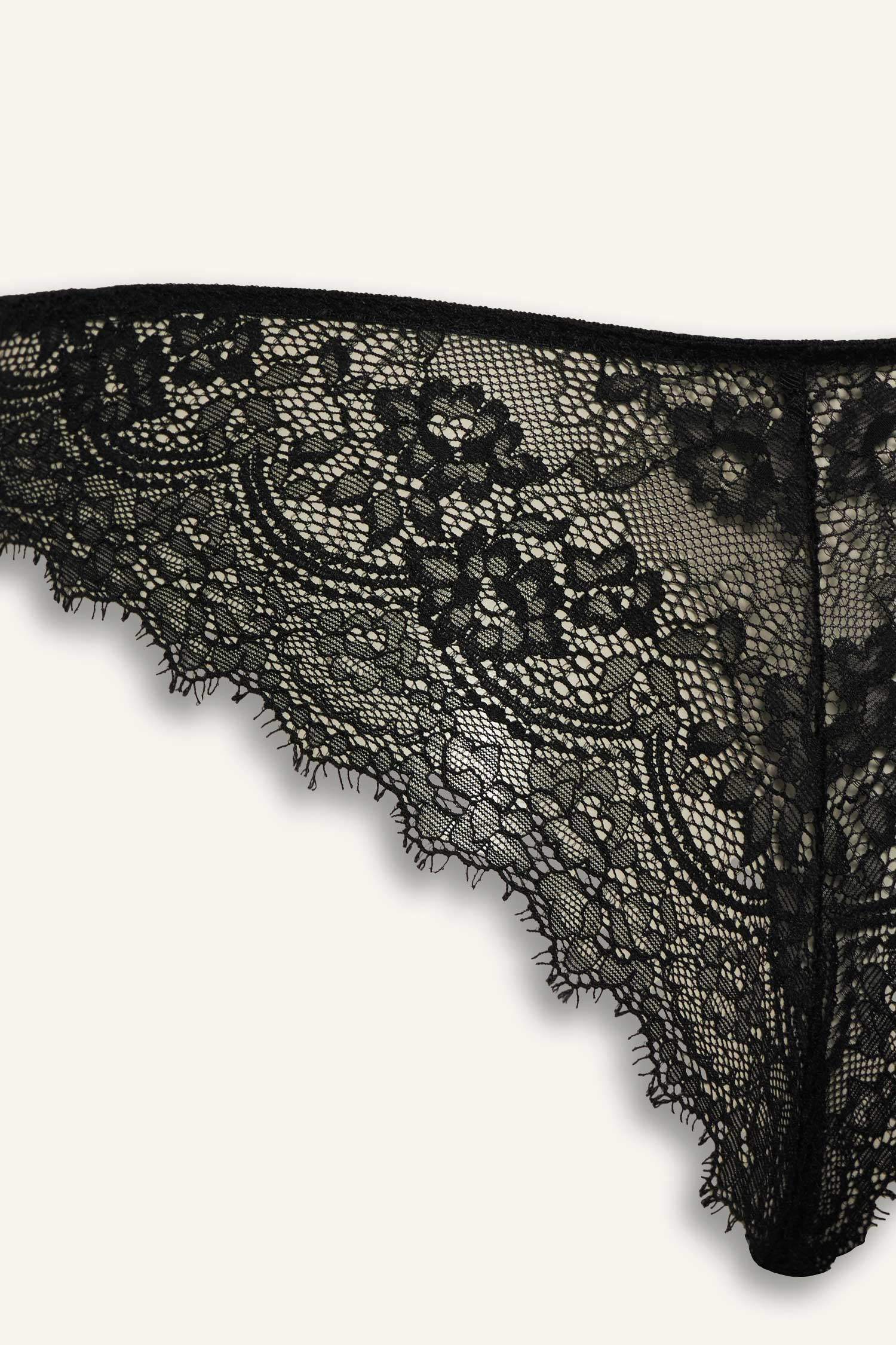 Bağcıklı Dantelli Brazilian Külot-Fall in Love