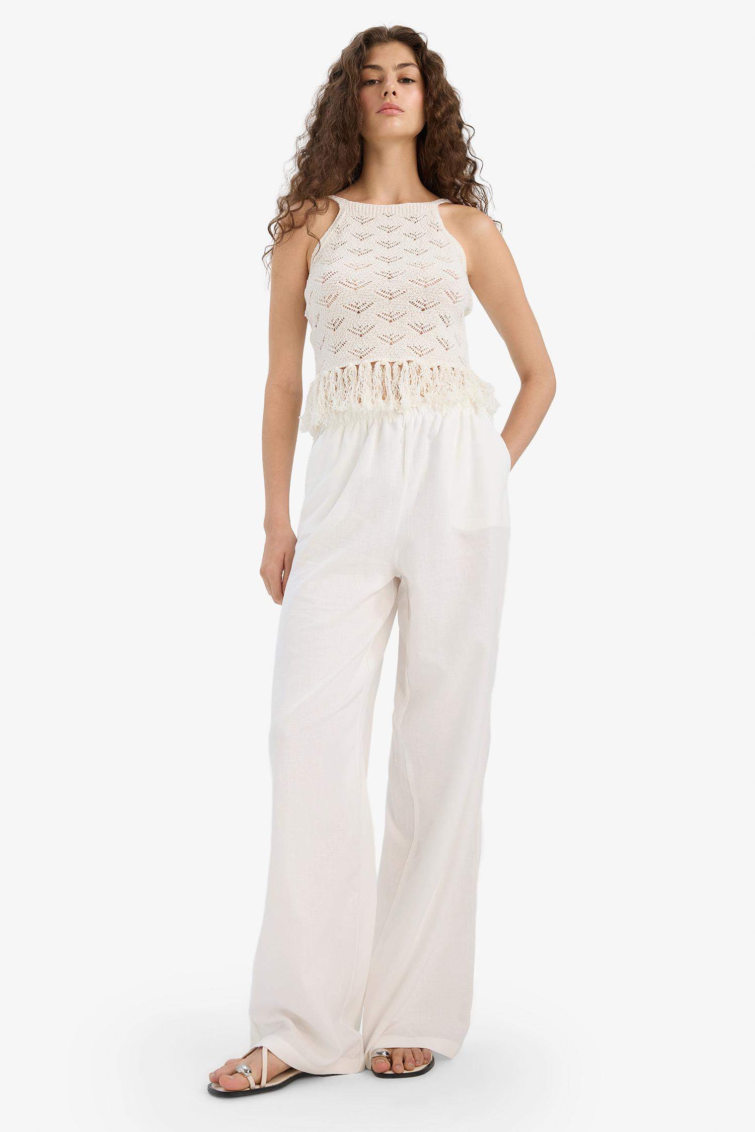 Slim Fit Tassel Detailed Knitted Tank Top