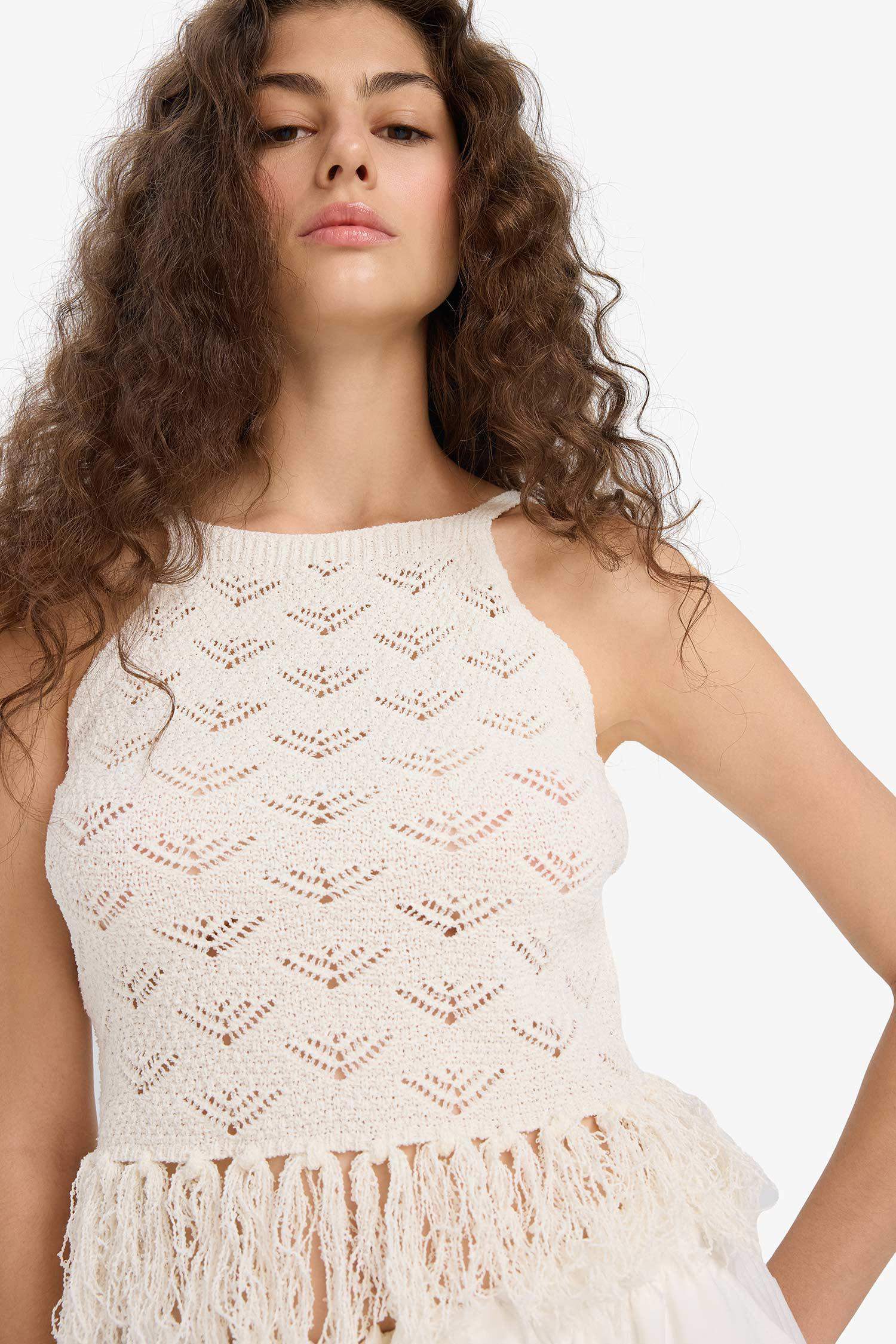 Slim Fit Tassel Detailed Knitted Tank Top