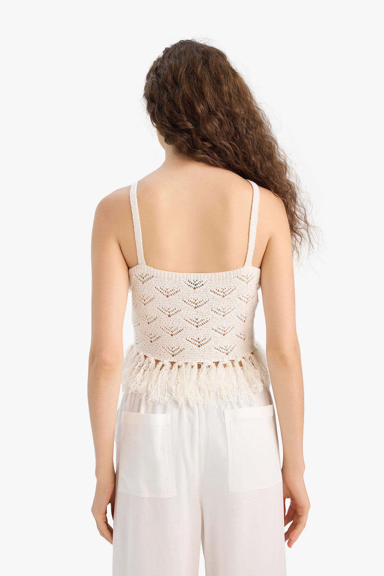Slim Fit Tassel Detailed Knitted Tank Top