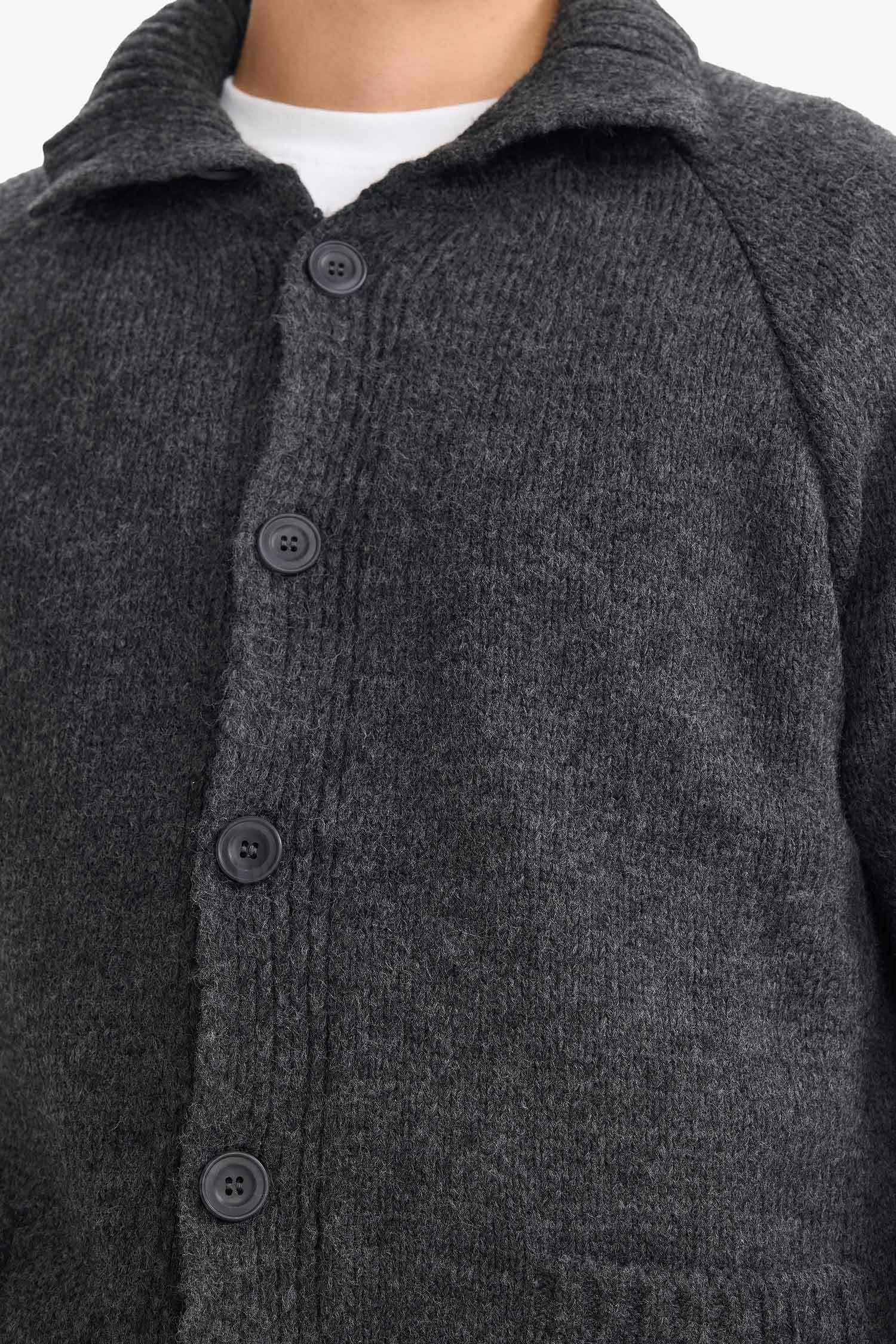 Cardigan en tricot à demi-col roulé Coupe standard