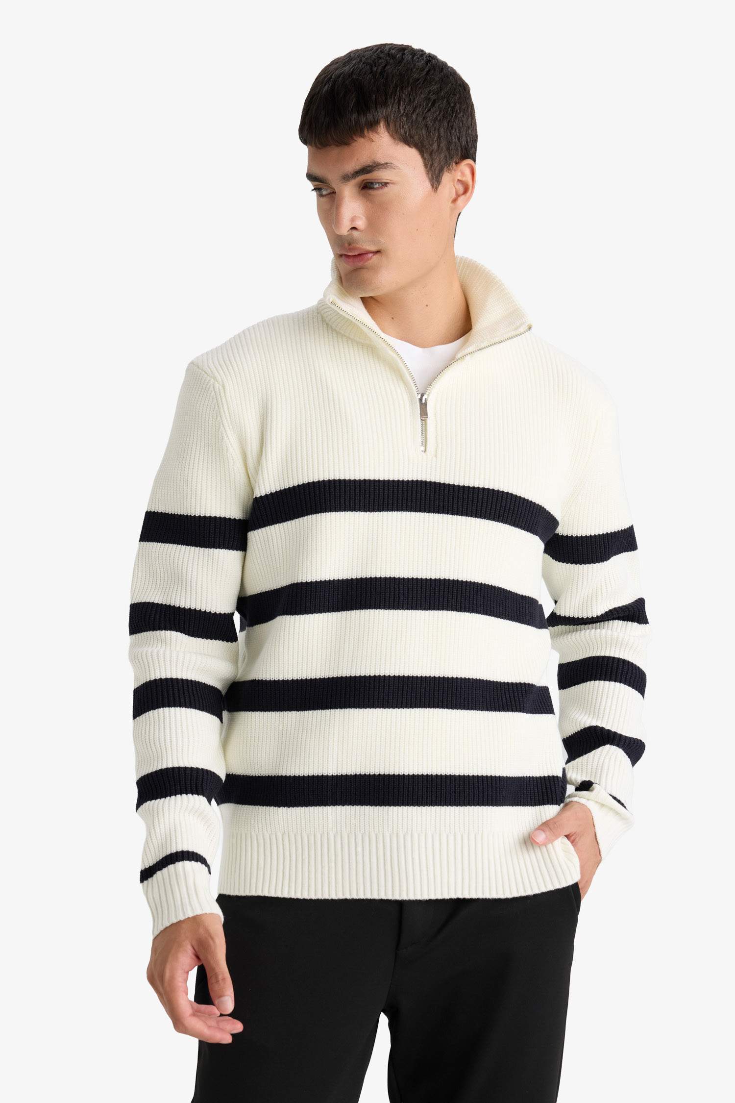 Трикотажный свитер на молнии