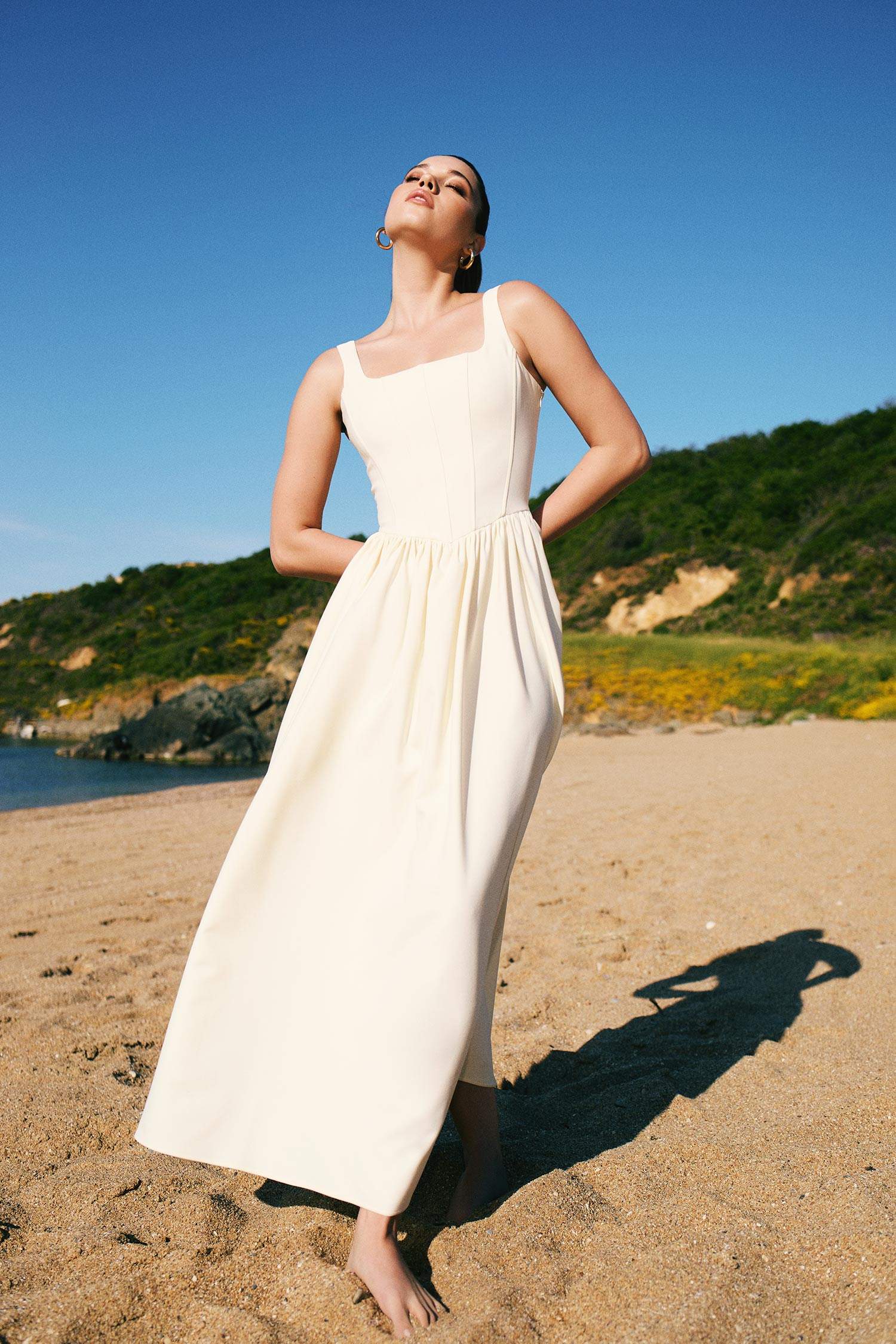 فستان ميدي بياخة مربعة بحمالات من Afra x DeFacto