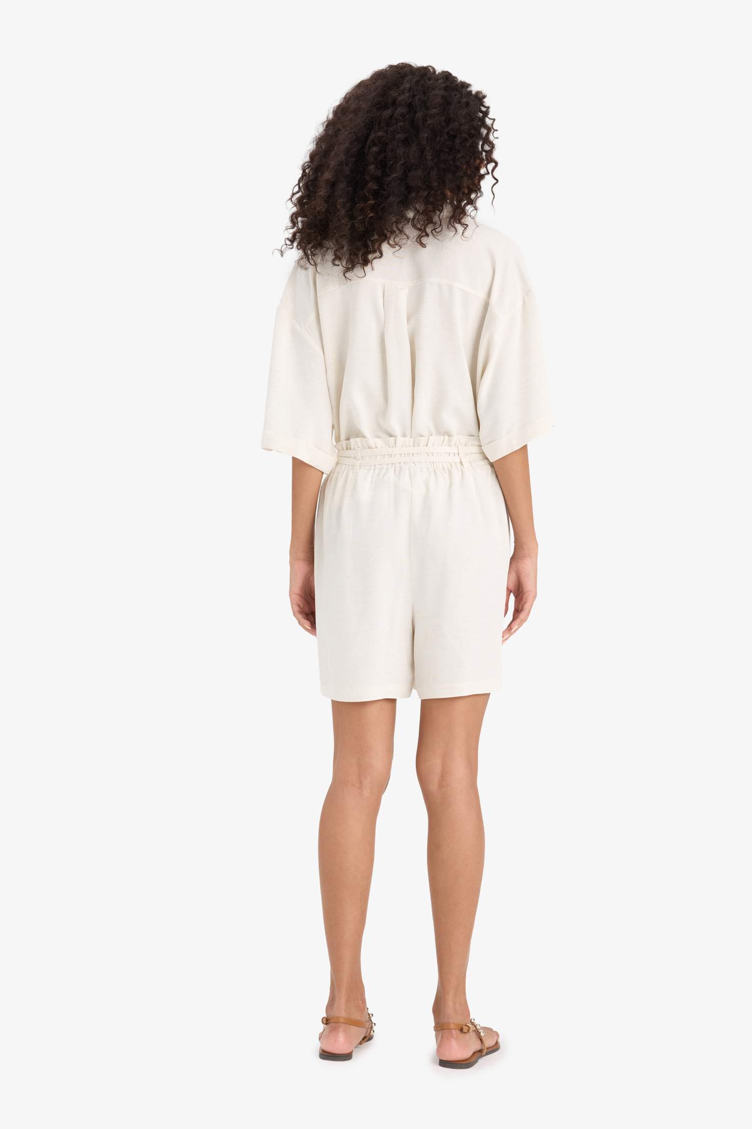 Regular Fit Yüksek Bel Kuşaklı Düz Paça Şort