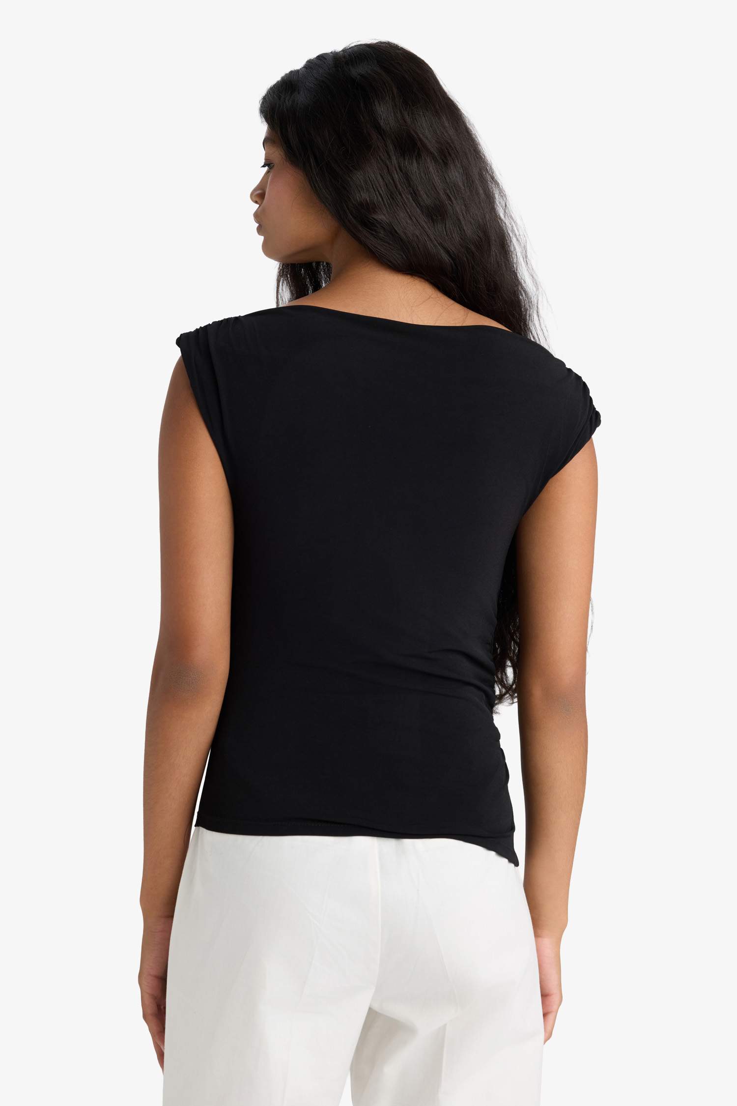 ديباردور سليم فيت بياقة مع طيات